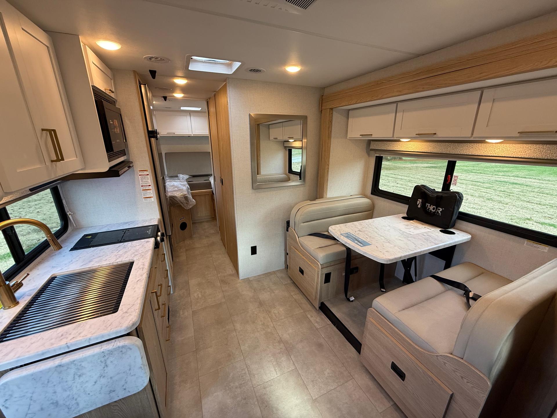 2026 Thor Motor Coach 2026 Thor Motor Coach Chateau - thumbnail 11