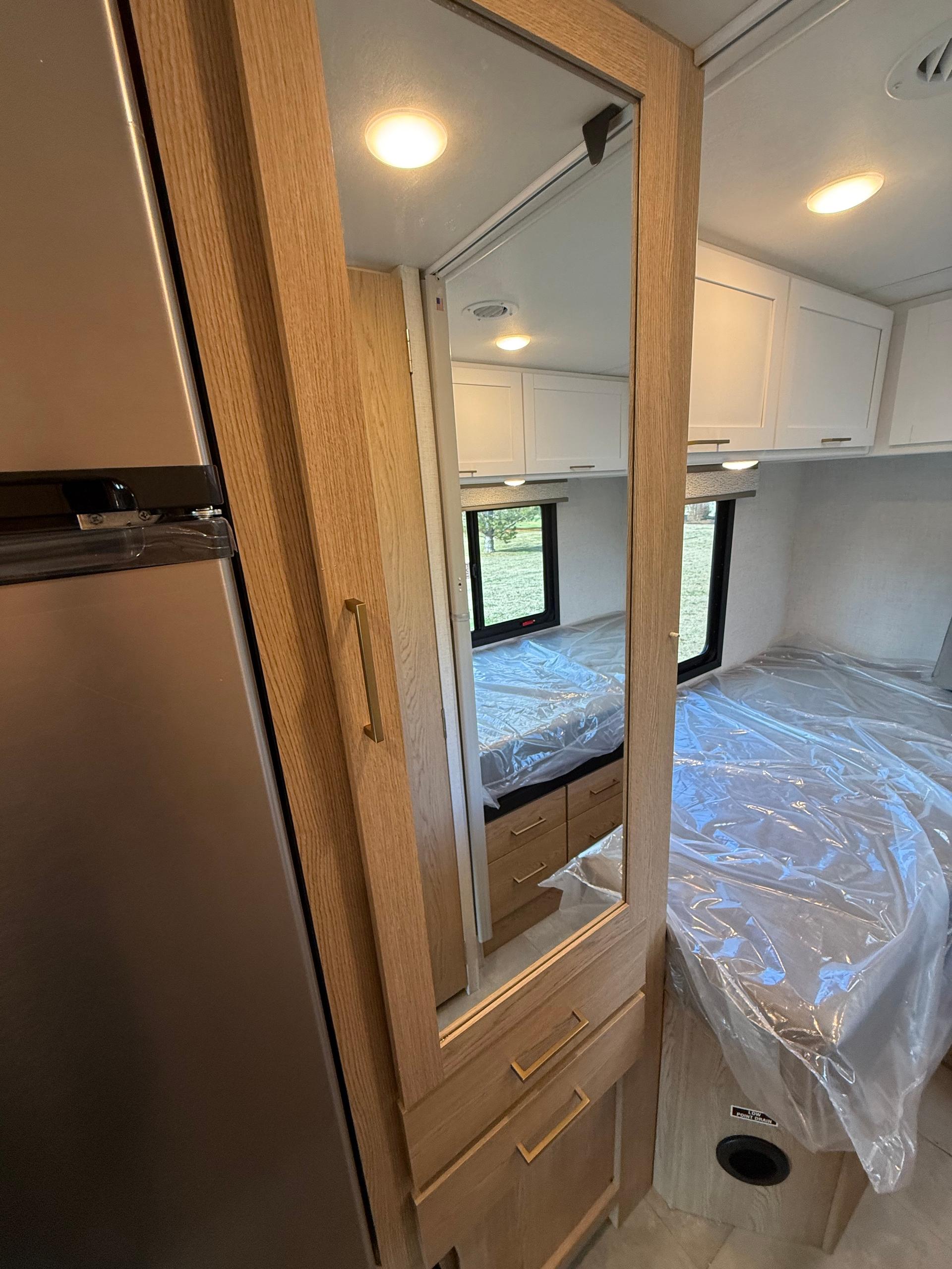 2026 Thor Motor Coach 2026 Thor Motor Coach Chateau - thumbnail 20