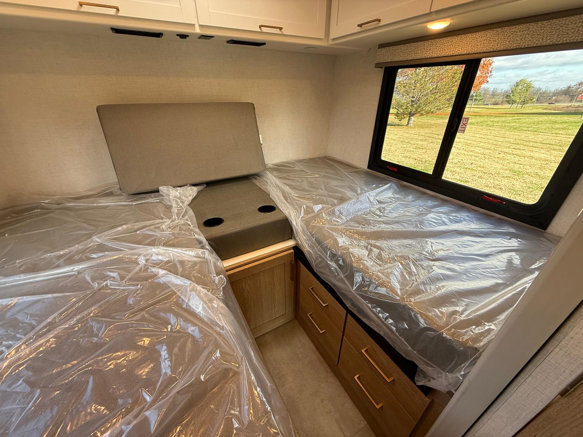 2026 Thor Motor Coach 2026 Thor Motor Coach Chateau - thumbnail 28