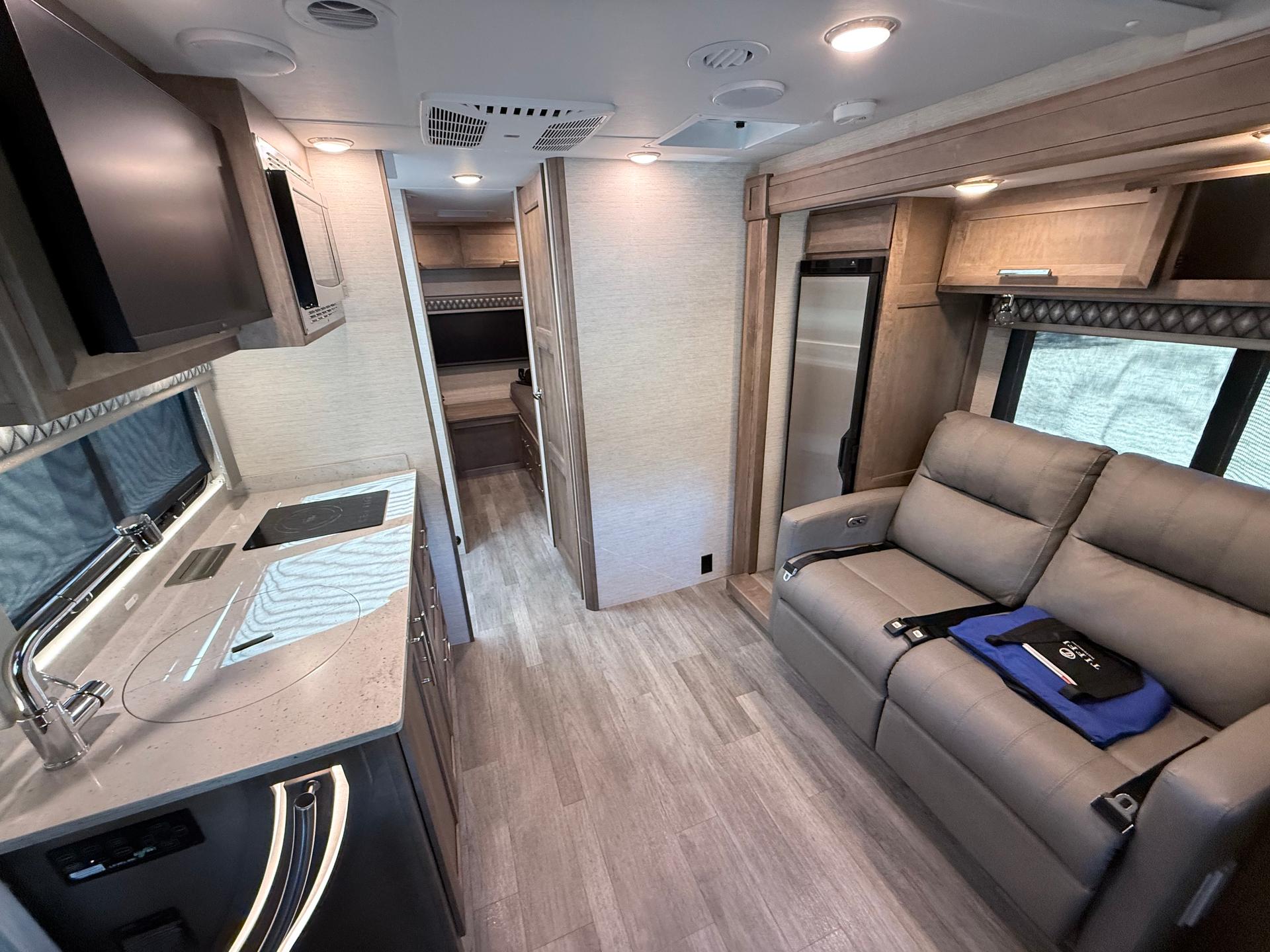 2023 Tiffin Motorhomes 2023 Tiffin Motorhomes Wayfarer - thumbnail 10
