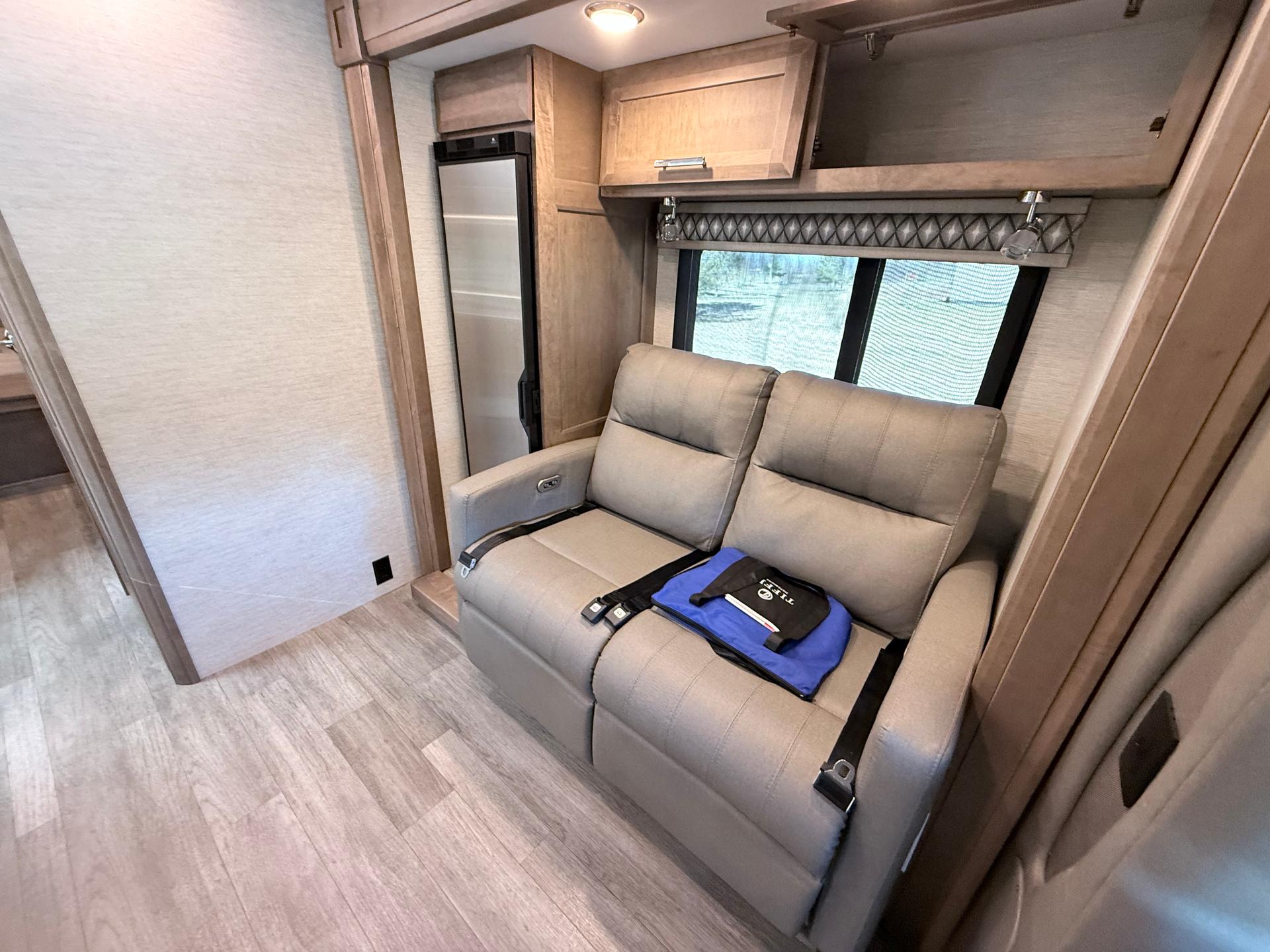 2023 Tiffin Motorhomes 2023 Tiffin Motorhomes Wayfarer - thumbnail 21