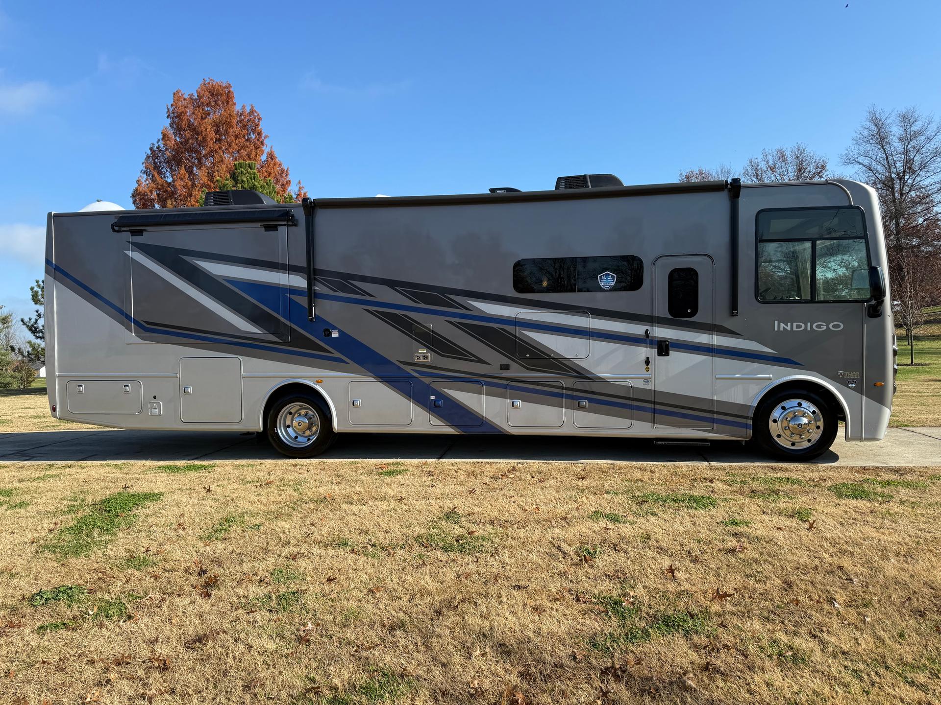 2026 Thor Motor Coach 2026 Thor Motor Coach Indigo - thumbnail 3
