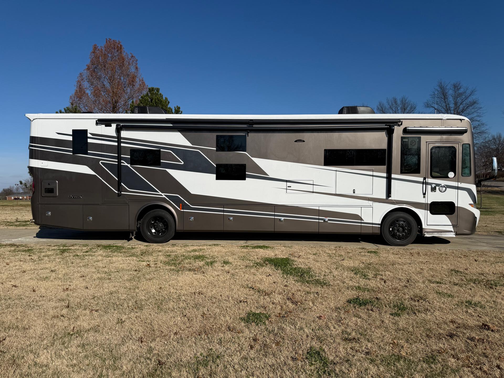 2026 Tiffin Motorhomes 2026 Tiffin Motorhomes Byway - thumbnail 3