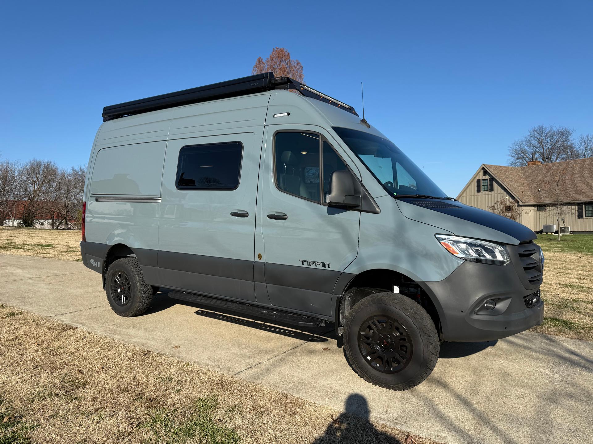 2026 Tiffin Motorhomes 2026 Tiffin Motorhomes Adventure Van - thumbnail 3