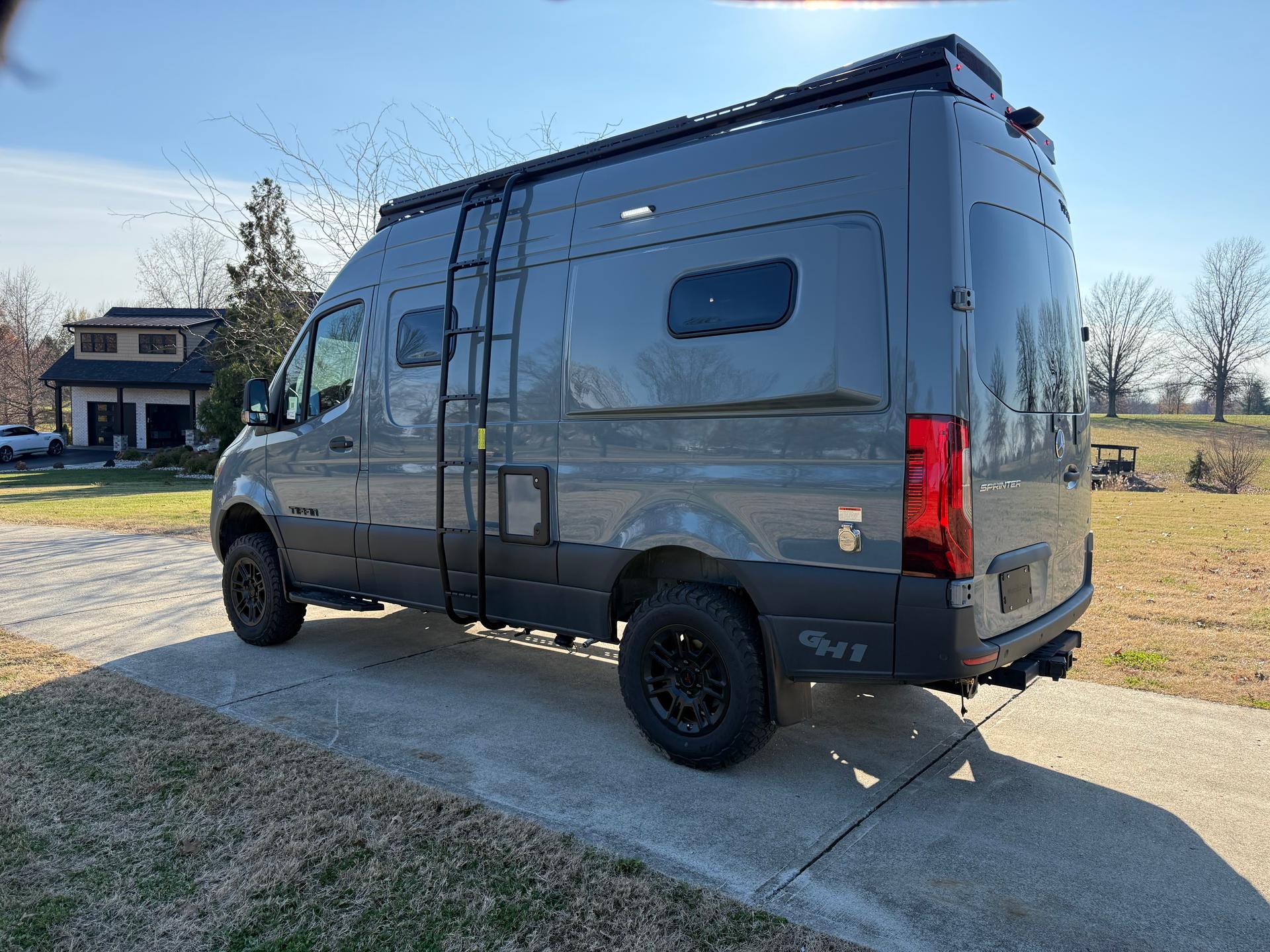 2026 Tiffin Motorhomes 2026 Tiffin Motorhomes Adventure Van - thumbnail 8