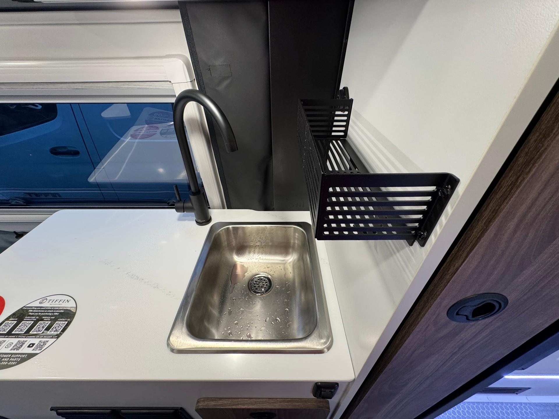 2026 Tiffin Motorhomes 2026 Tiffin Motorhomes Adventure Van - thumbnail 19