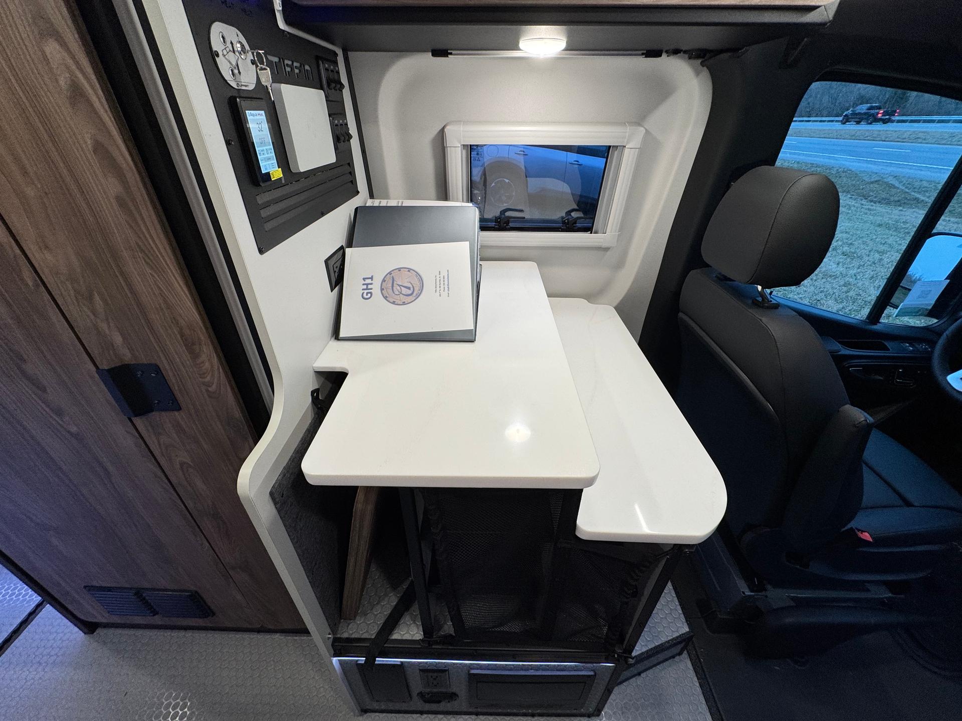 2026 Tiffin Motorhomes 2026 Tiffin Motorhomes Adventure Van - thumbnail 22