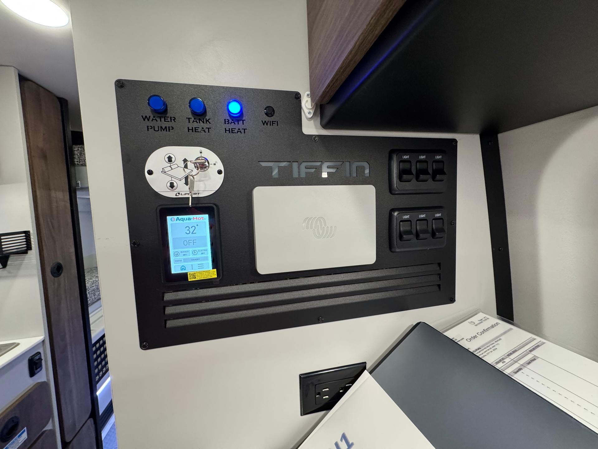 2026 Tiffin Motorhomes 2026 Tiffin Motorhomes Adventure Van - thumbnail 24
