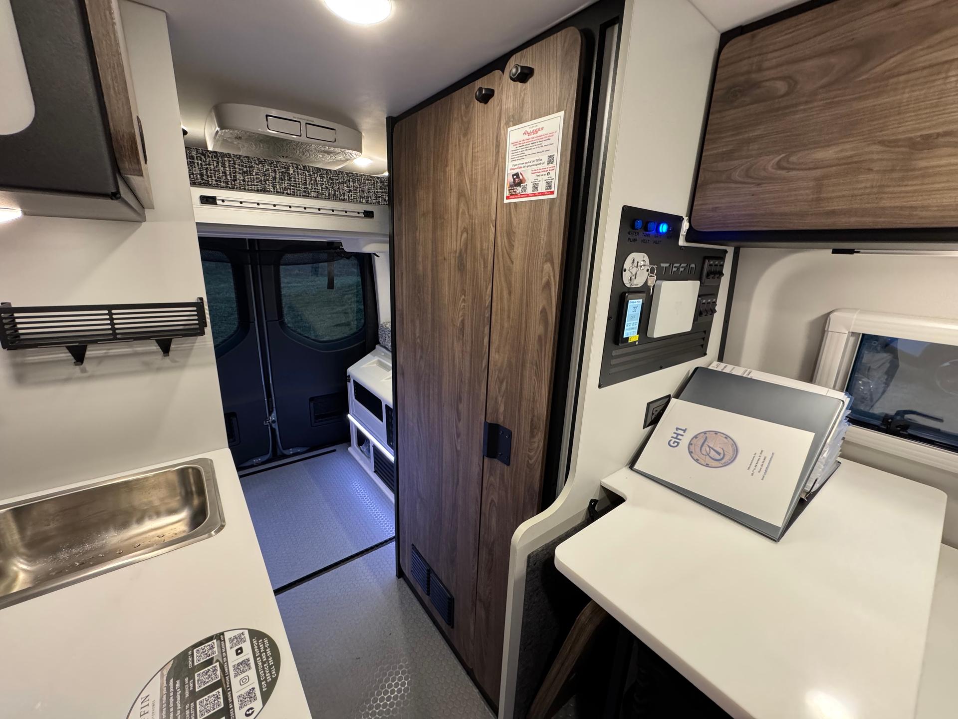 2026 Tiffin Motorhomes 2026 Tiffin Motorhomes Adventure Van - thumbnail 29