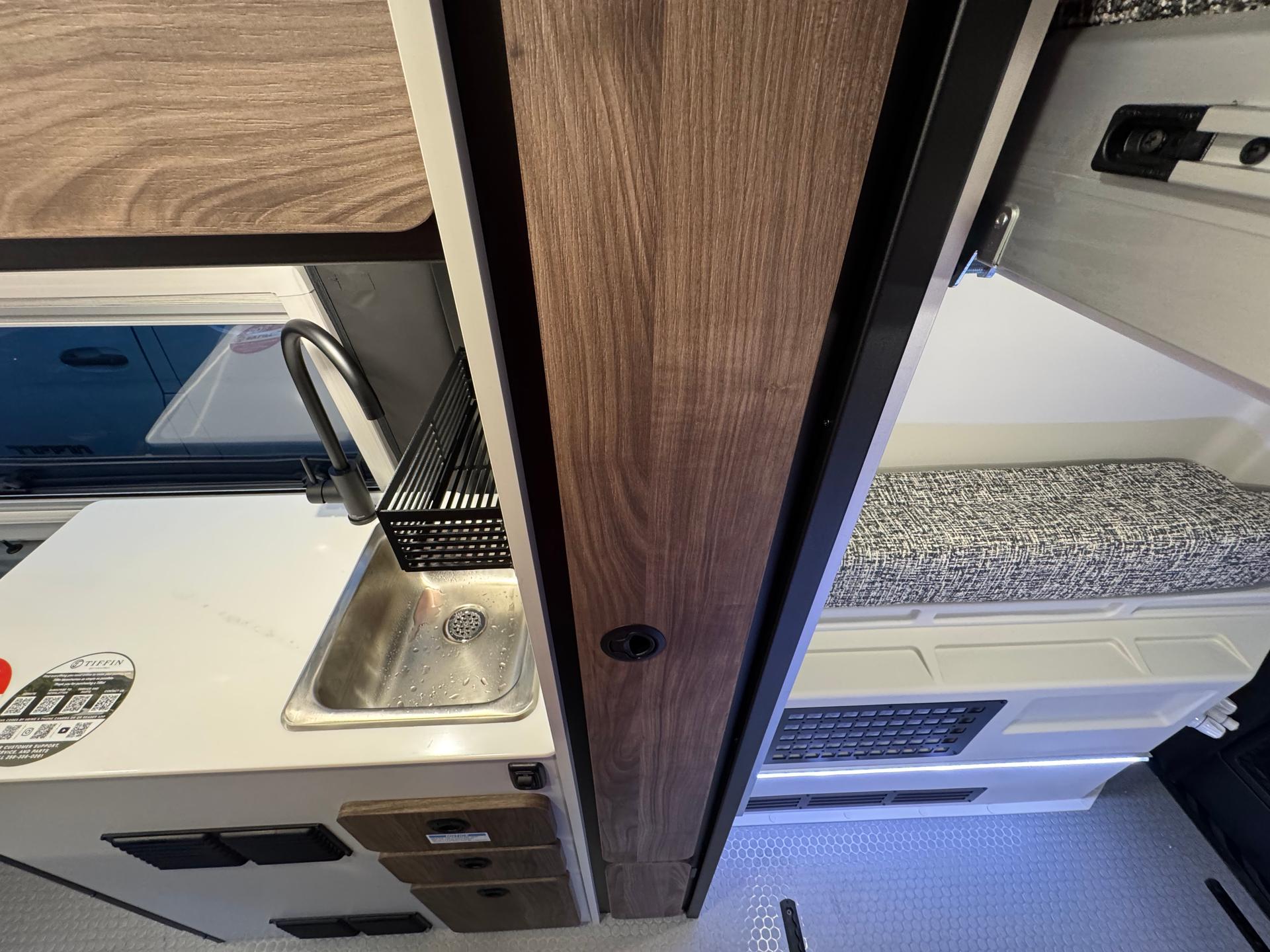 2026 Tiffin Motorhomes 2026 Tiffin Motorhomes Adventure Van - thumbnail 31