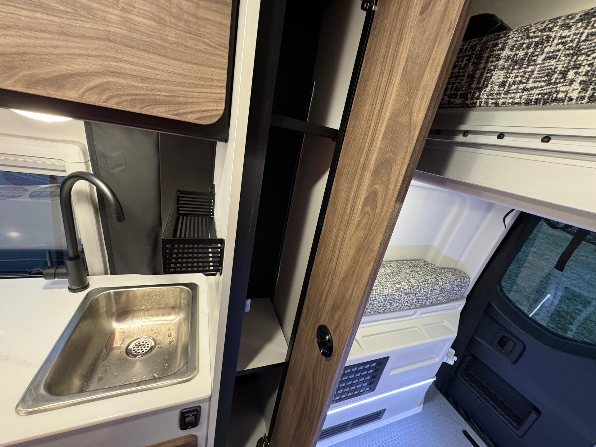 2026 Tiffin Motorhomes 2026 Tiffin Motorhomes Adventure Van - thumbnail 33