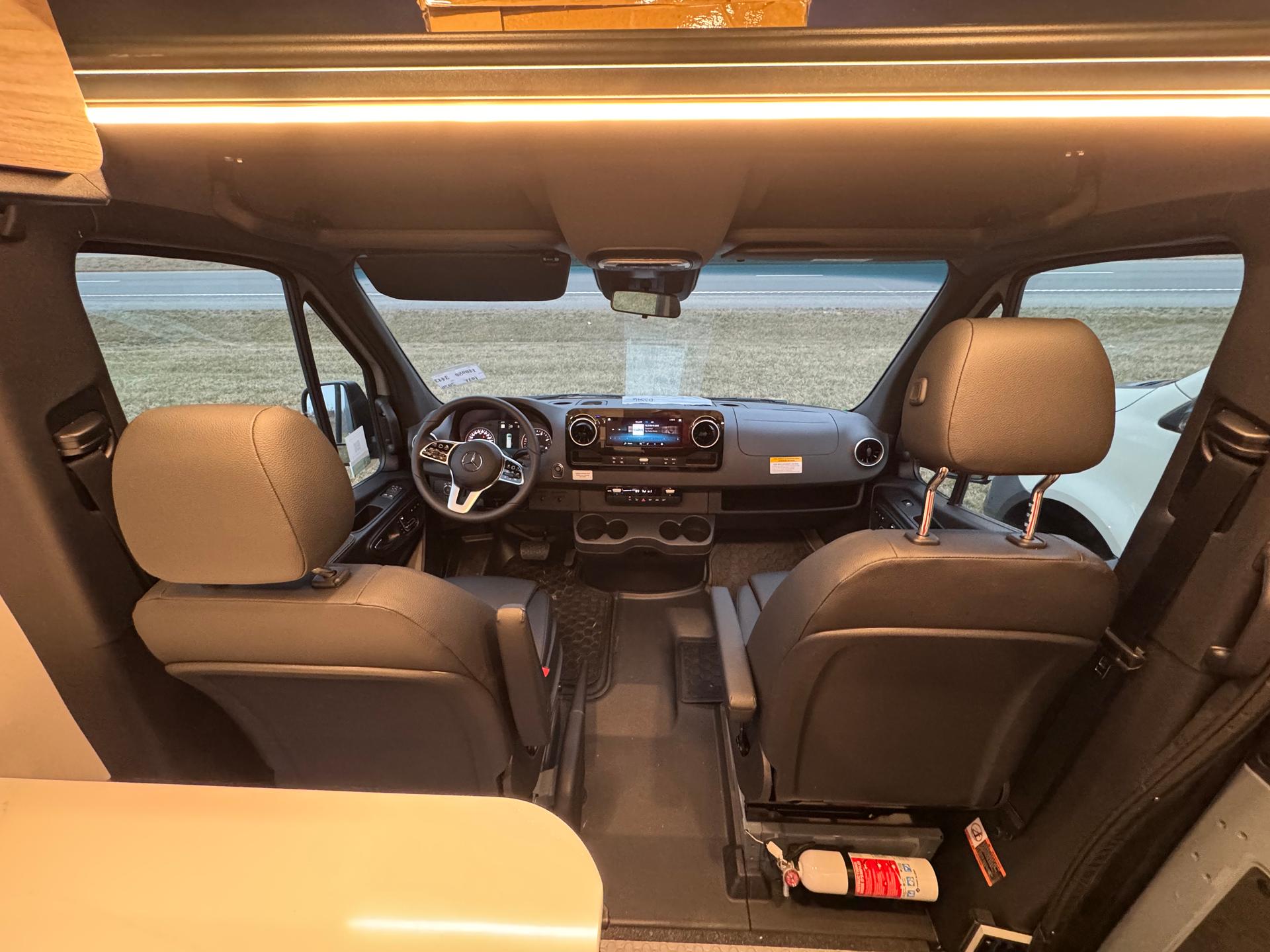 2026 Tiffin Motorhomes 2026 Tiffin Motorhomes Adventure Van - thumbnail 40