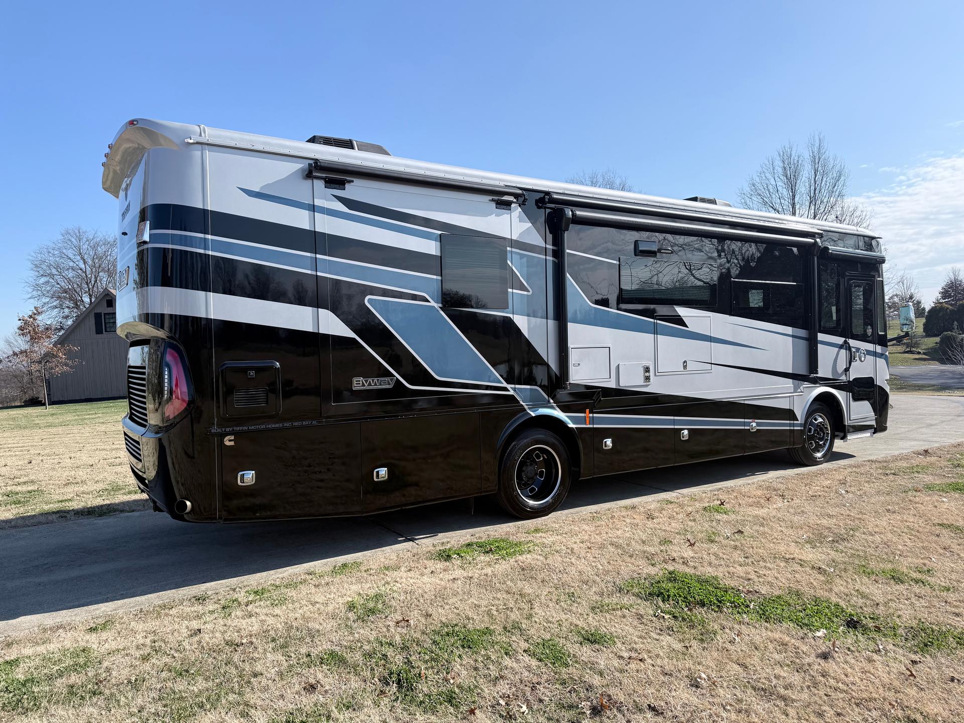 2026 Tiffin Motorhomes 2026 Tiffin Motorhomes Byway - thumbnail 4