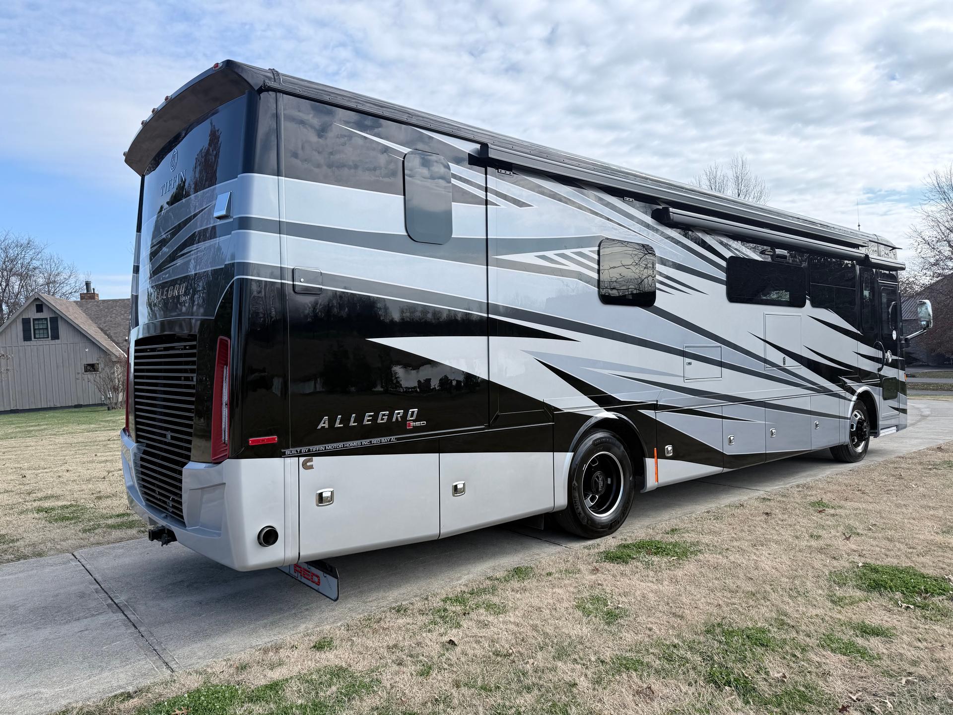 2026 Tiffin Motorhomes 2026 Tiffin Motorhomes Allegro Red - thumbnail 5