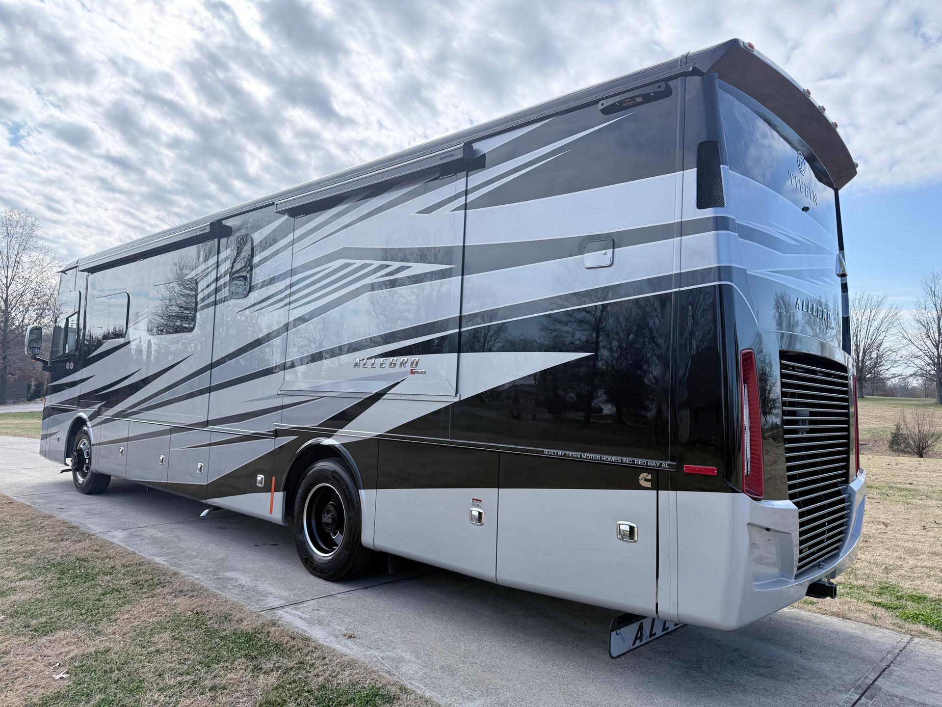 2026 Tiffin Motorhomes 2026 Tiffin Motorhomes Allegro Red - thumbnail 7