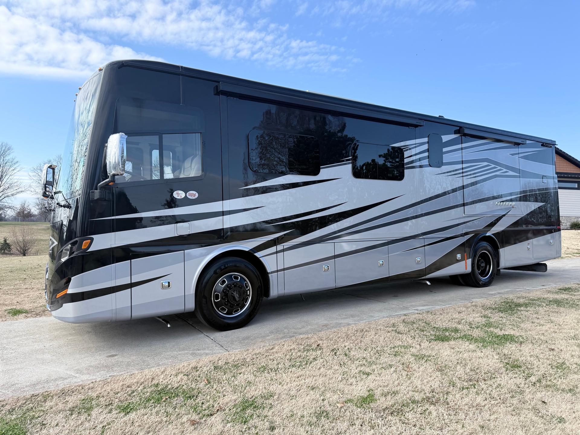 2026 Tiffin Motorhomes 2026 Tiffin Motorhomes Allegro Red - thumbnail 9