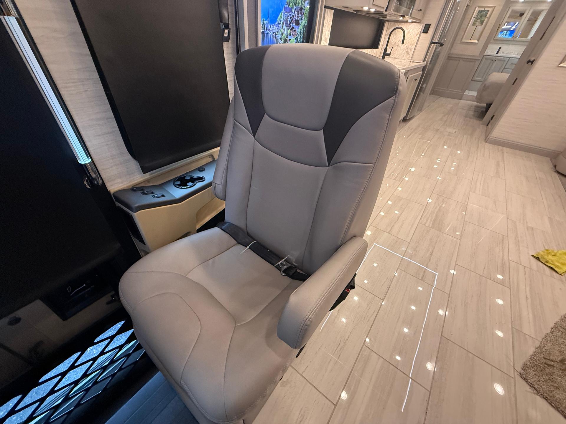 2026 Tiffin Motorhomes 2026 Tiffin Motorhomes Allegro Red - thumbnail 67