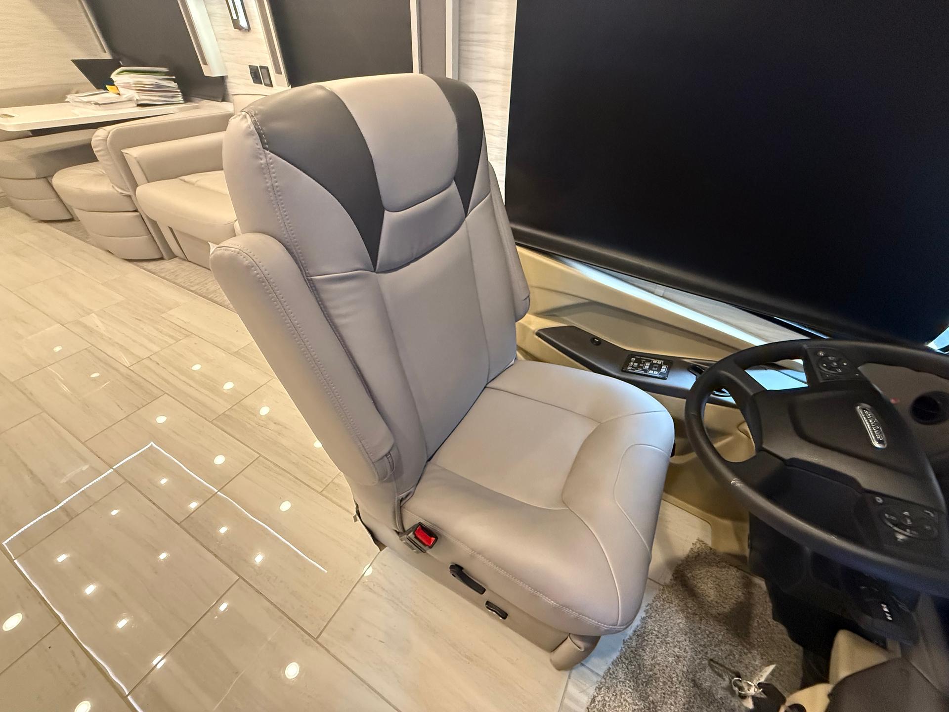 2026 Tiffin Motorhomes 2026 Tiffin Motorhomes Allegro Red - thumbnail 68