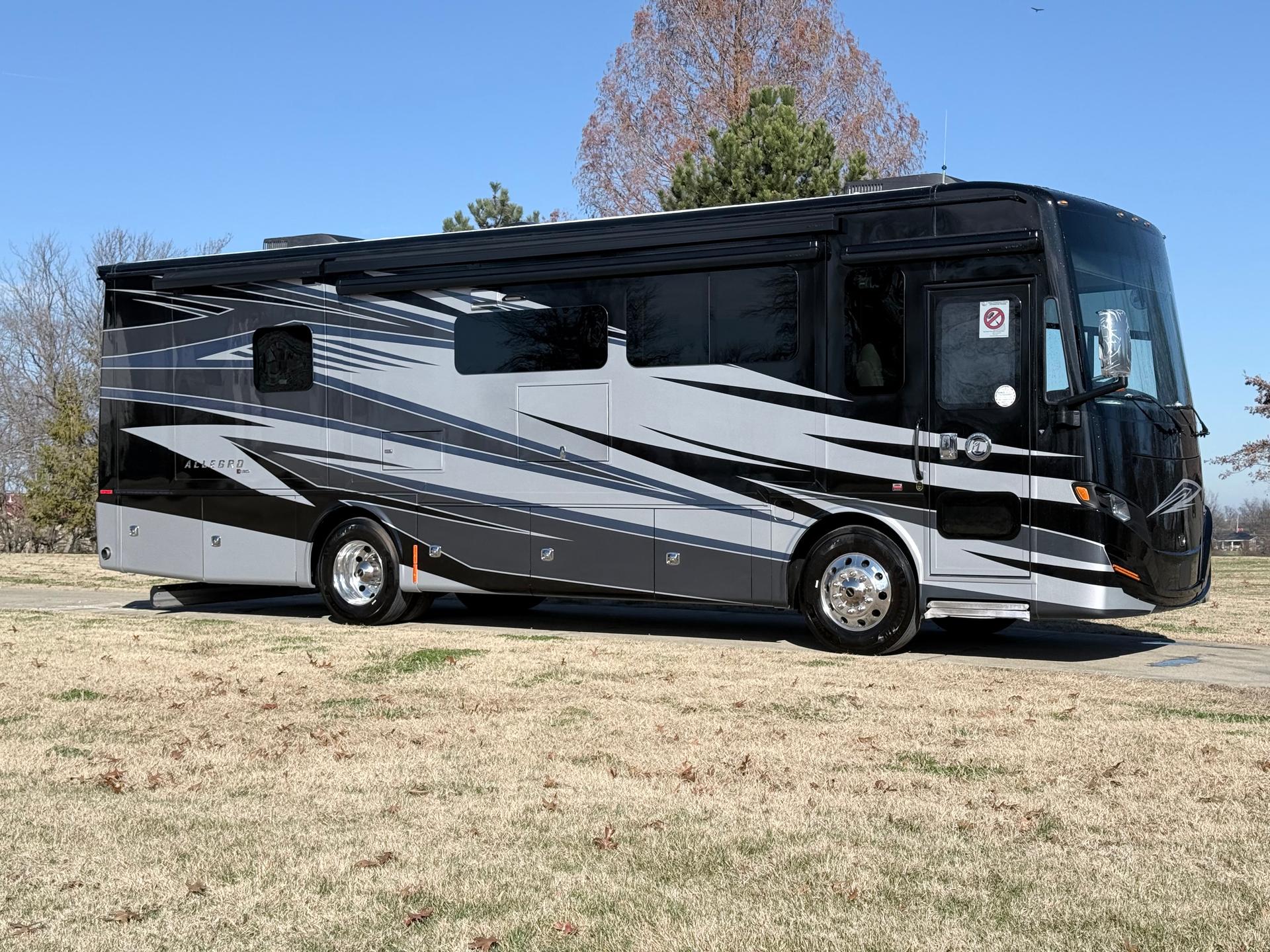 2026 Tiffin Motorhomes Allegro Red 33AA