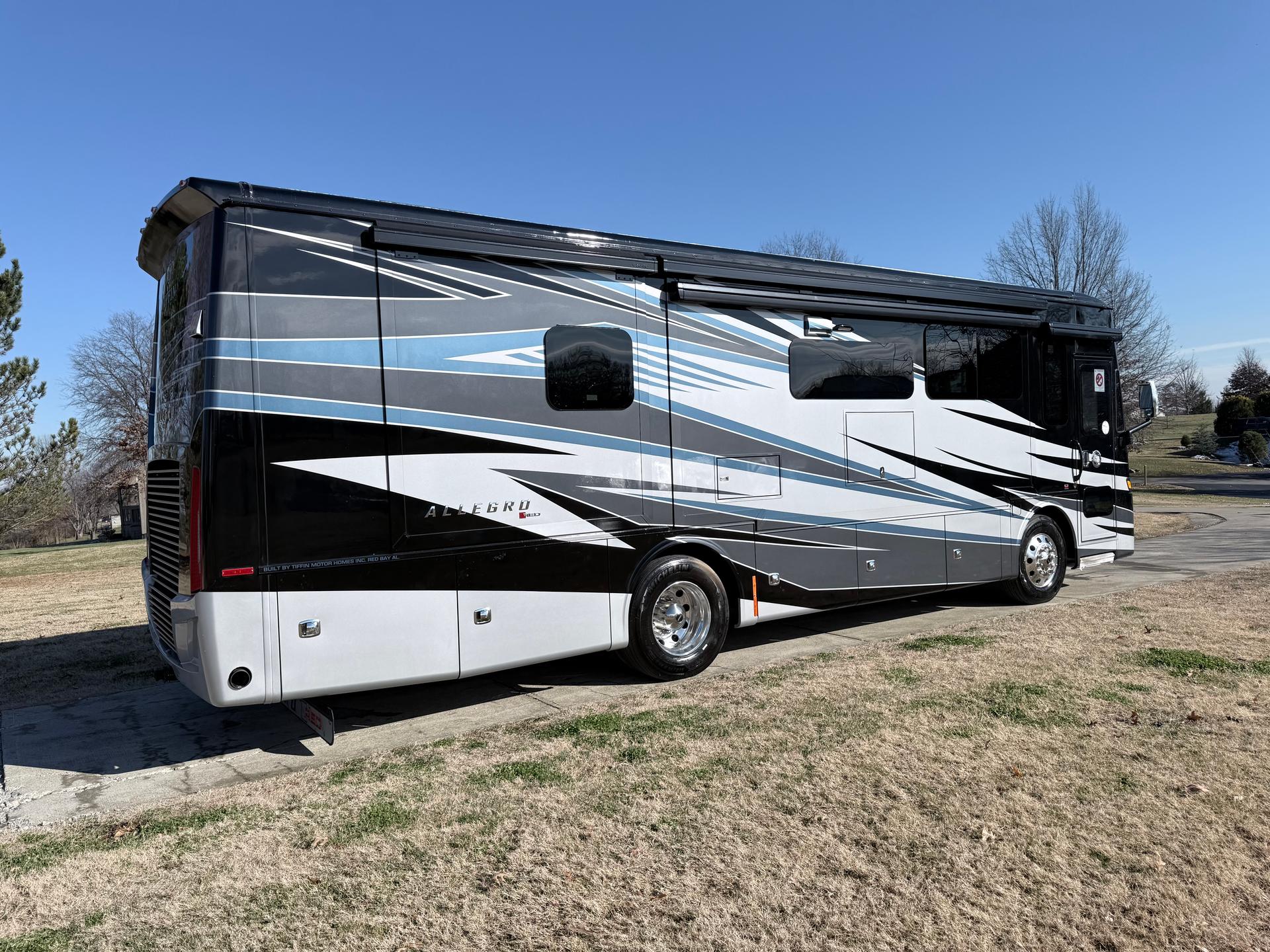 2026 Tiffin Motorhomes 2026 Tiffin Motorhomes Allegro Red - thumbnail 6