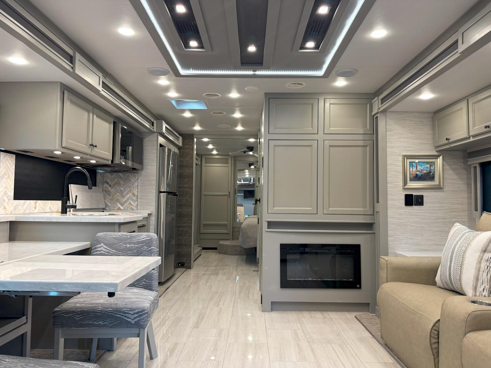2026 Tiffin Motorhomes 2026 Tiffin Motorhomes Allegro Red - thumbnail 12