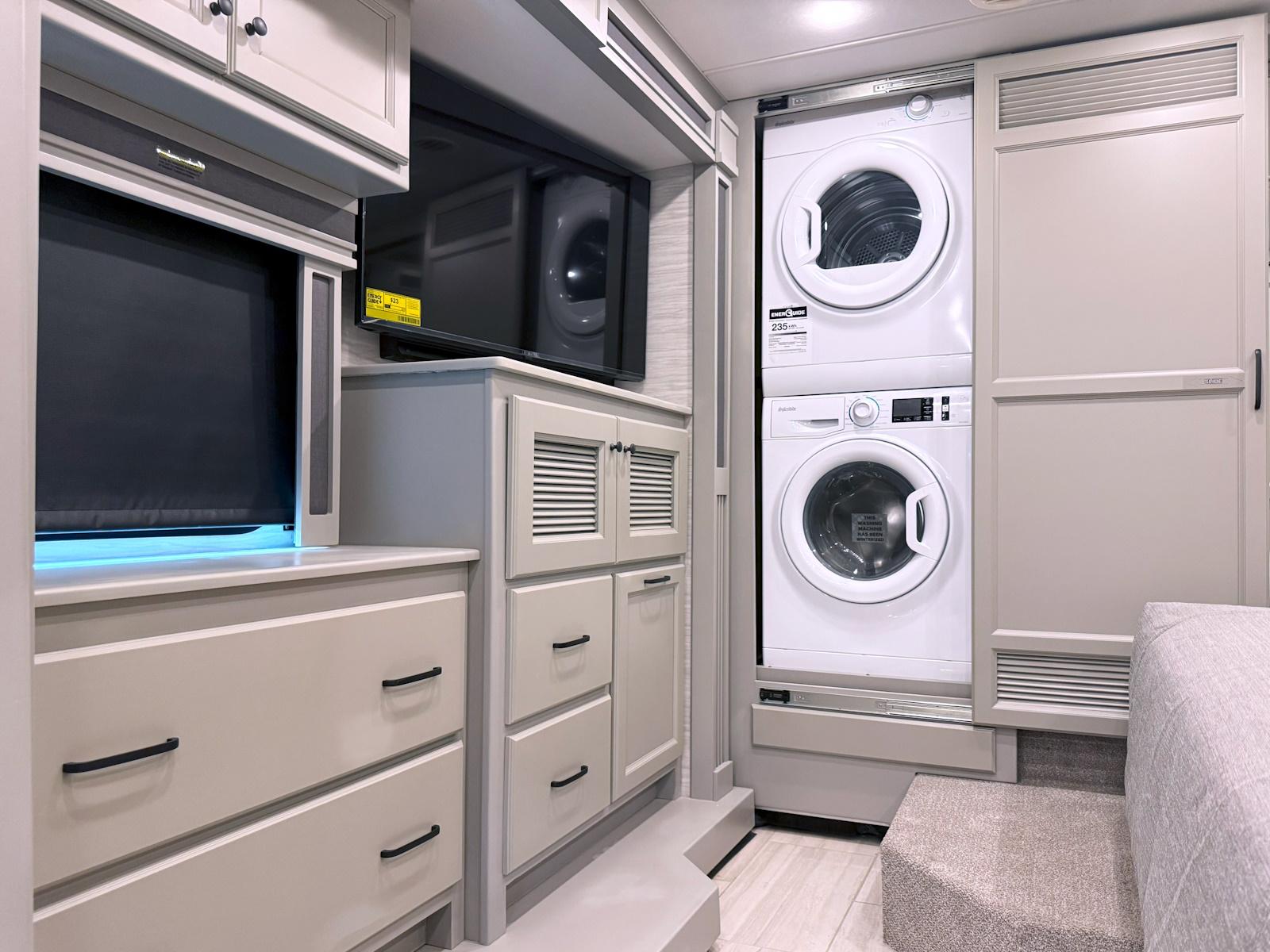 2026 Tiffin Motorhomes 2026 Tiffin Motorhomes Allegro Red - thumbnail 17