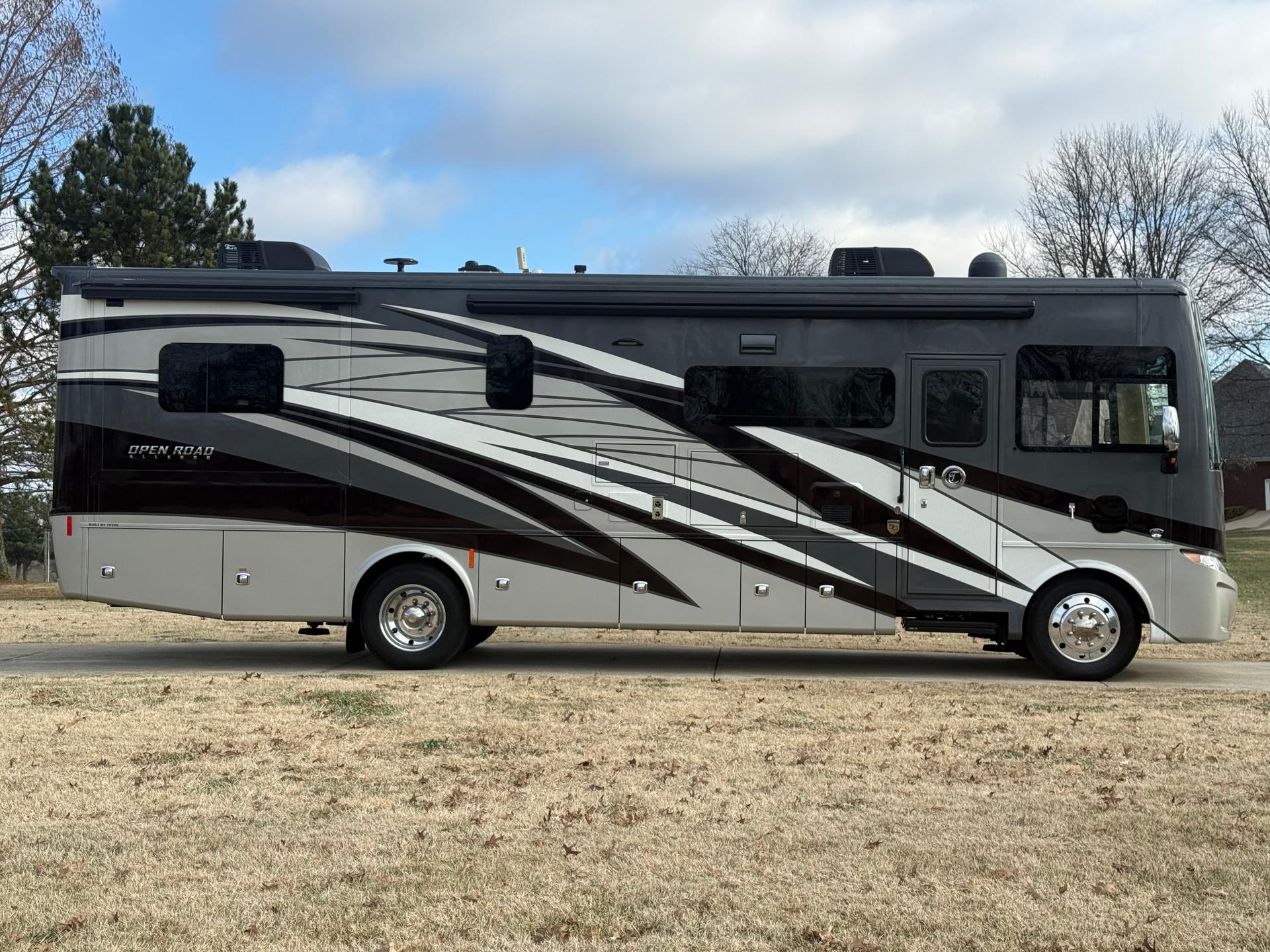 2023 Tiffin Motorhomes 2023 Tiffin Motorhomes Allegro Open Road - thumbnail 3