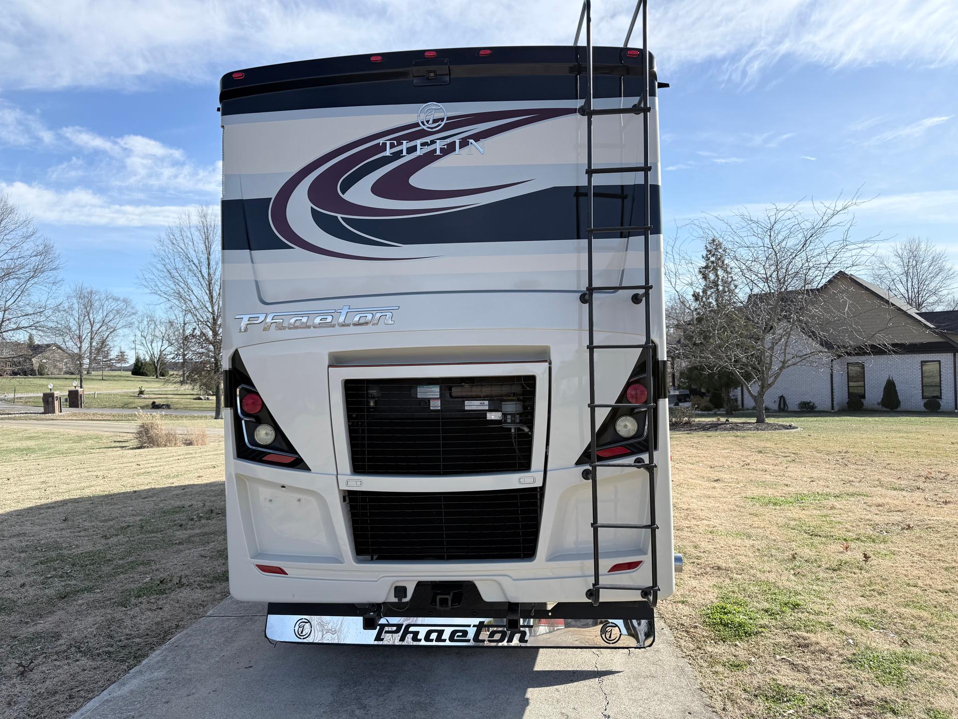 2020 Tiffin Motorhomes 2020 Tiffin Motorhomes Phaeton - thumbnail 4