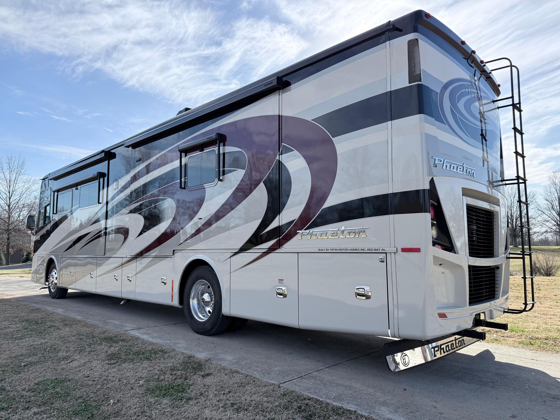 2020 Tiffin Motorhomes 2020 Tiffin Motorhomes Phaeton - thumbnail 5