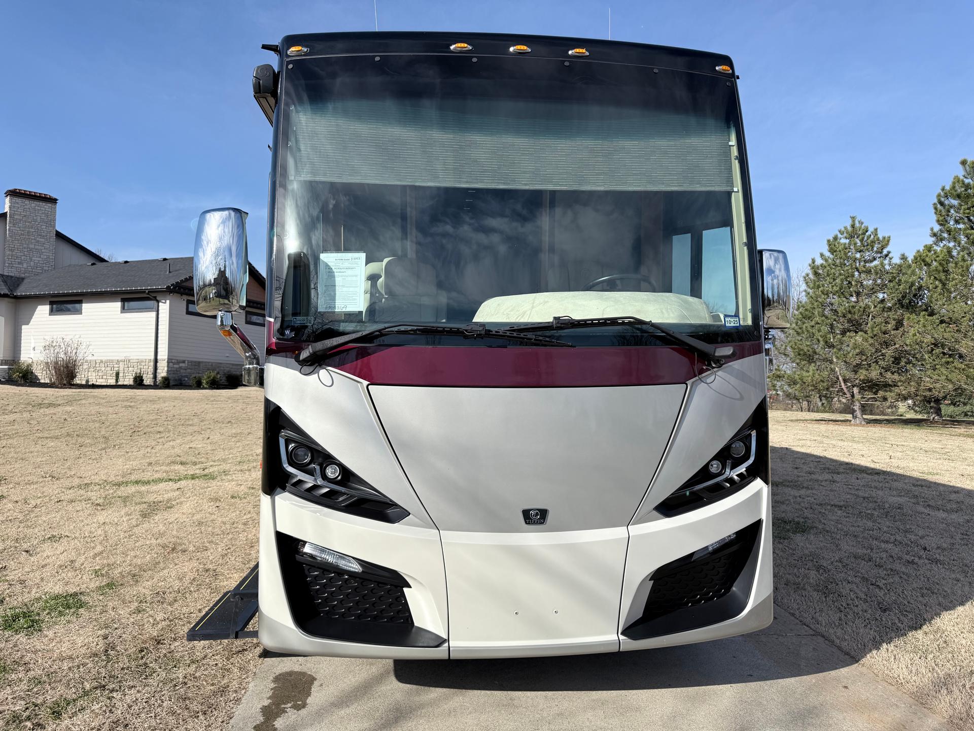 2020 Tiffin Motorhomes 2020 Tiffin Motorhomes Phaeton - thumbnail 8