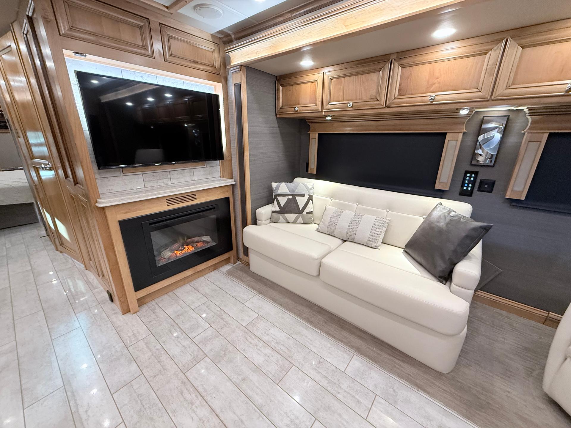 2020 Tiffin Motorhomes 2020 Tiffin Motorhomes Phaeton - thumbnail 12