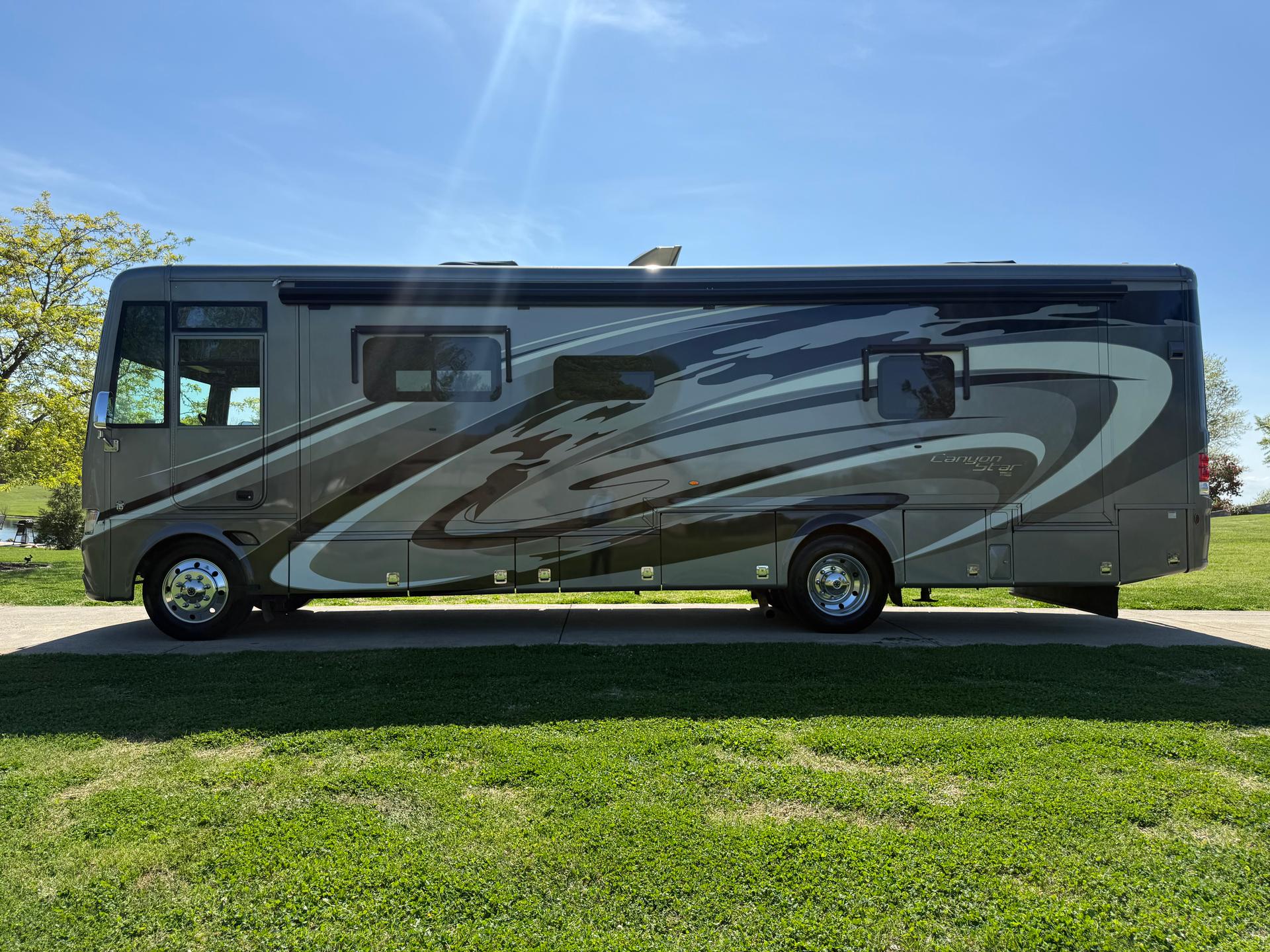 2019 Newmar 2019 Newmar Canyon Star - thumbnail 6