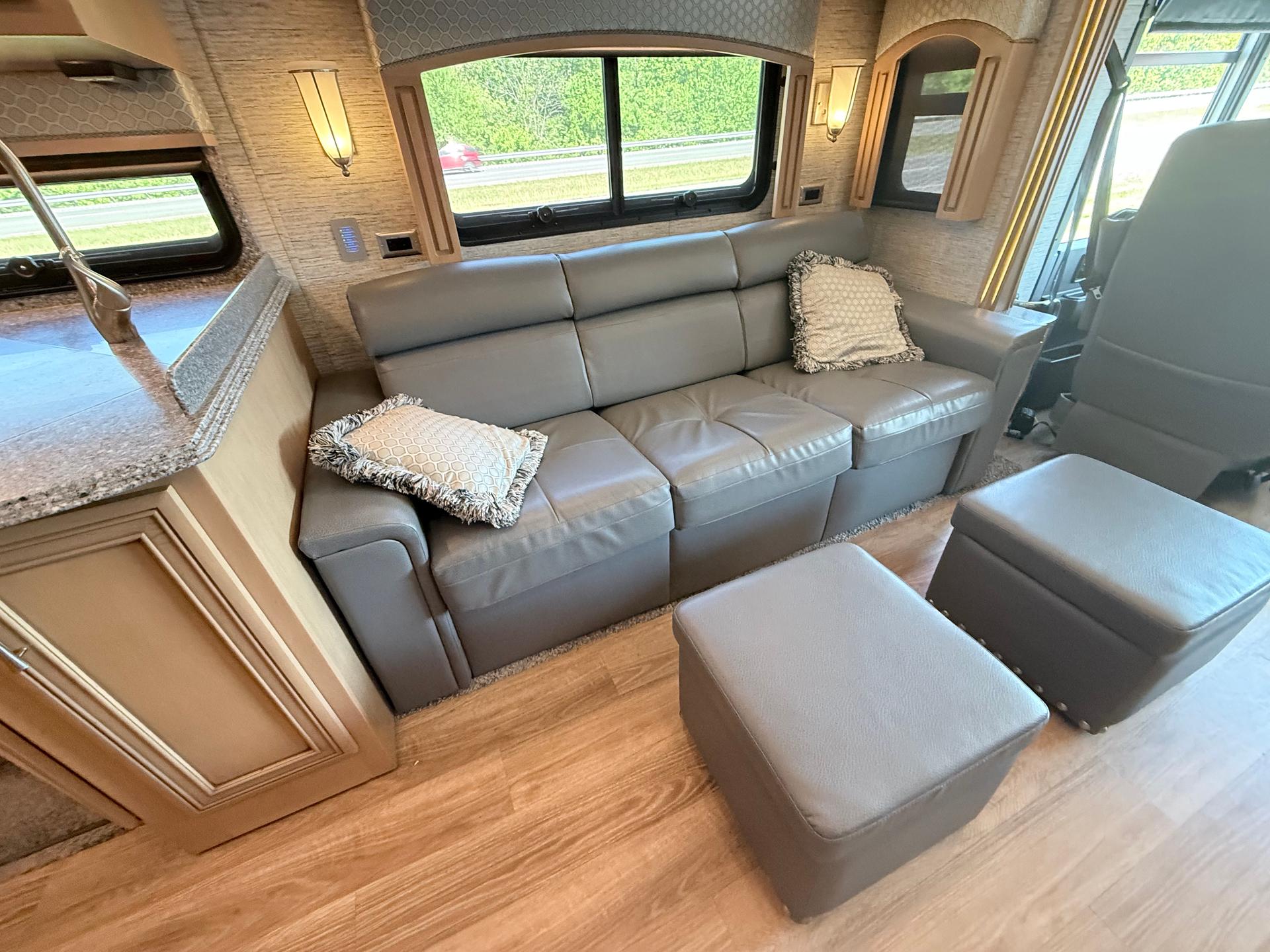 2019 Newmar 2019 Newmar Canyon Star - thumbnail 16