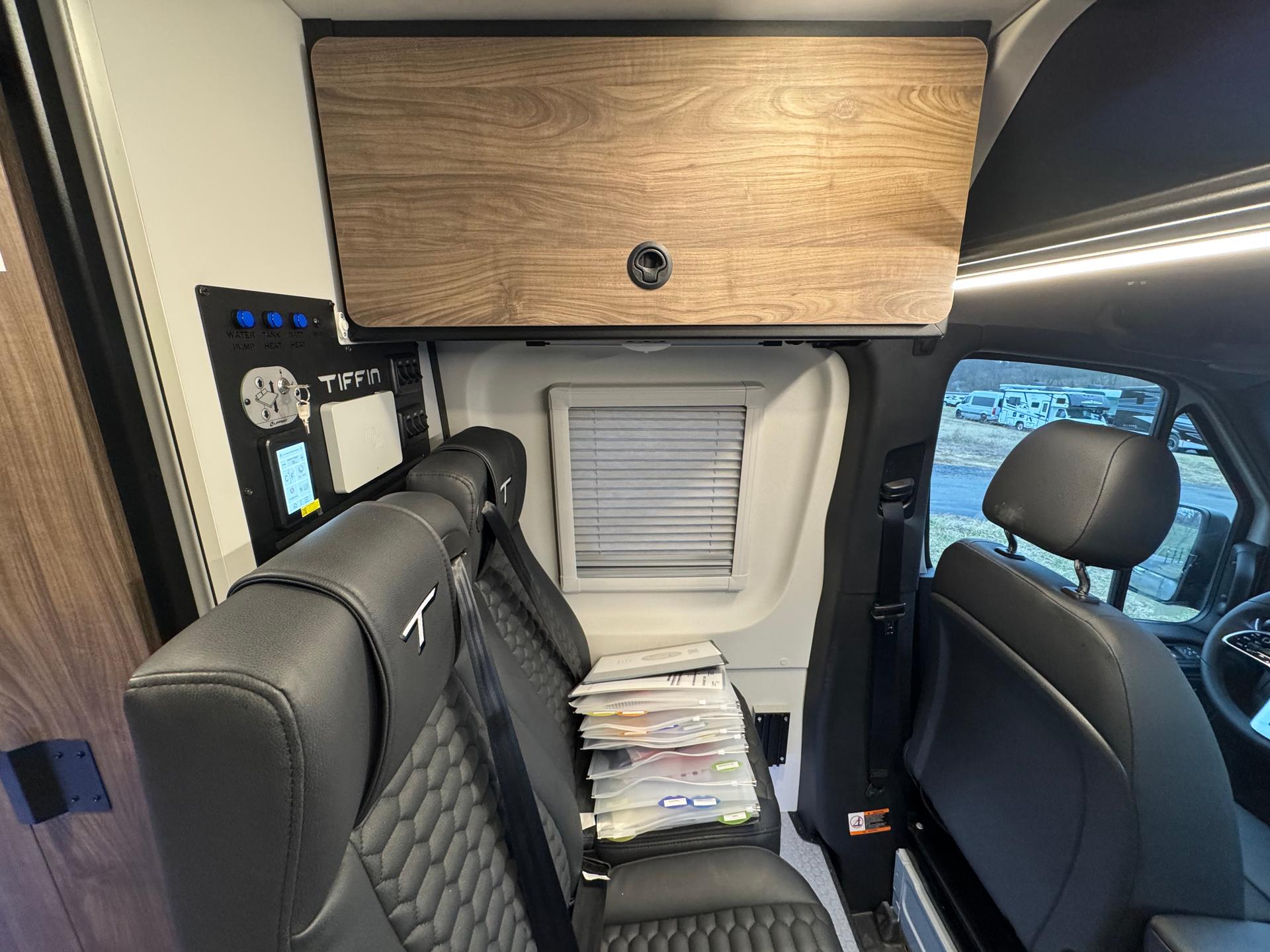 2026 Tiffin Motorhomes 2026 Tiffin Motorhomes Adventure Van - thumbnail 19