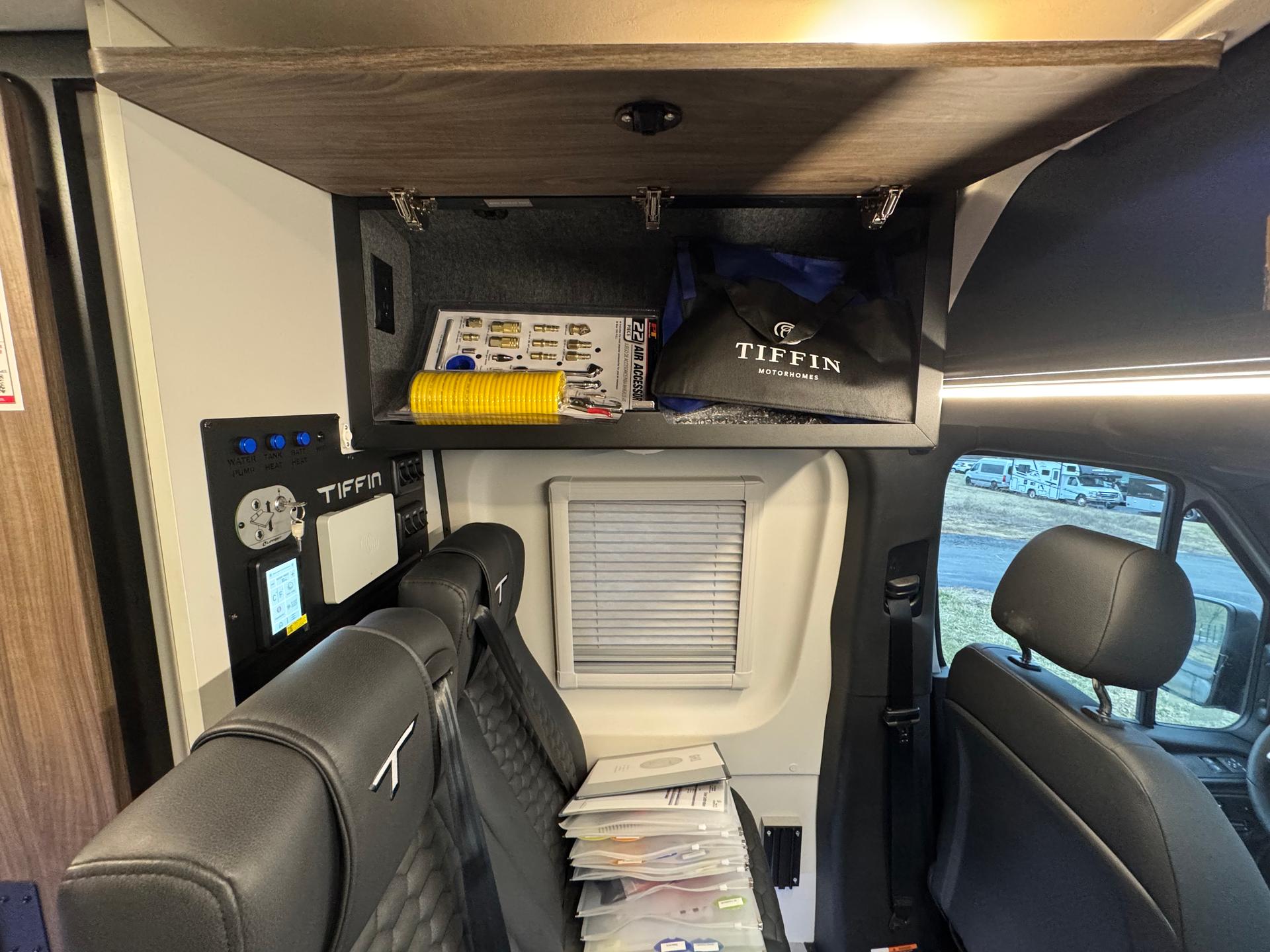 2026 Tiffin Motorhomes 2026 Tiffin Motorhomes Adventure Van - thumbnail 20
