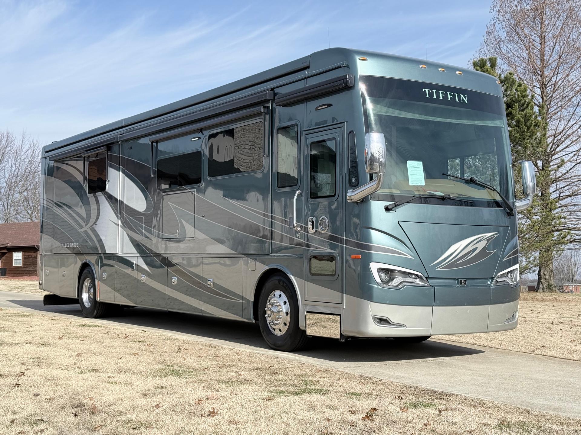 2019 Tiffin Motorhomes Allegro Bus 40IP