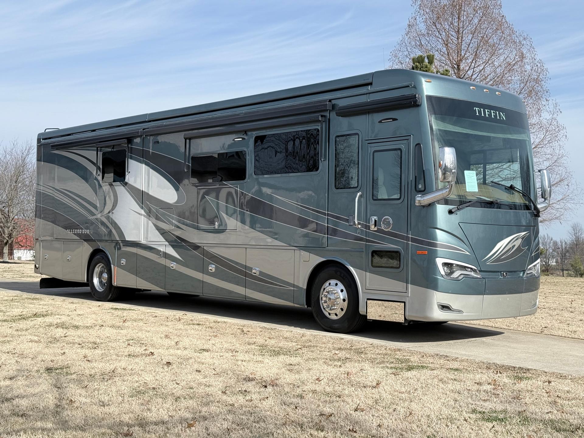 2019 Tiffin Motorhomes 2019 Tiffin Motorhomes Allegro Bus - thumbnail 3