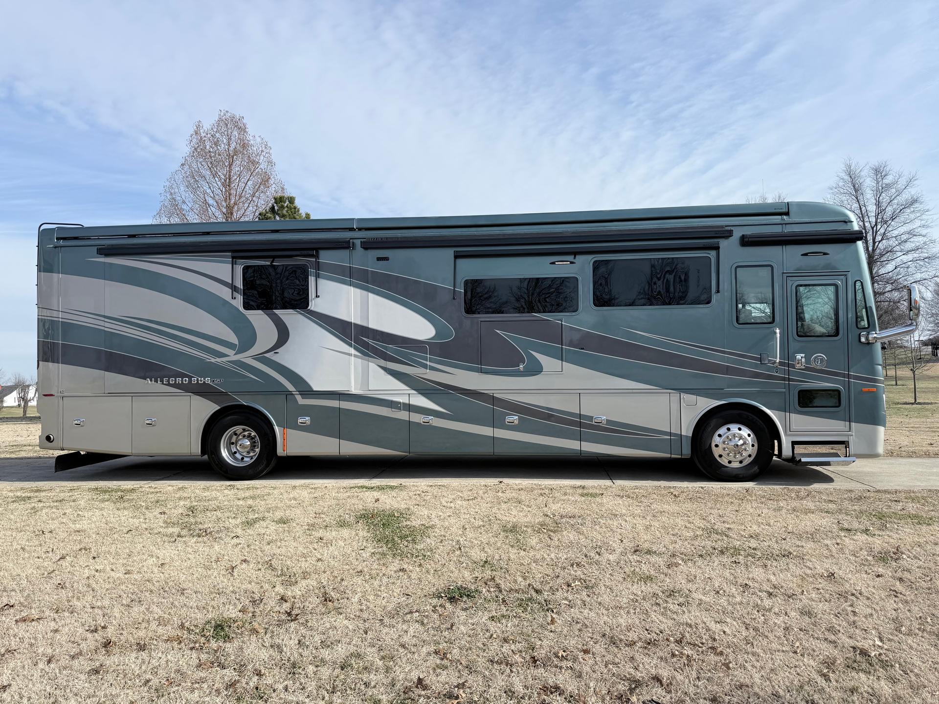 2019 Tiffin Motorhomes 2019 Tiffin Motorhomes Allegro Bus - thumbnail 4