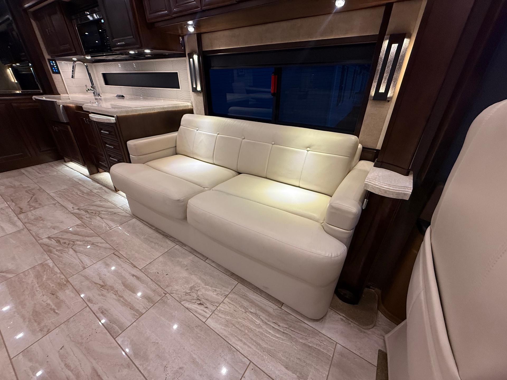 2019 Tiffin Motorhomes 2019 Tiffin Motorhomes Allegro Bus - thumbnail 14