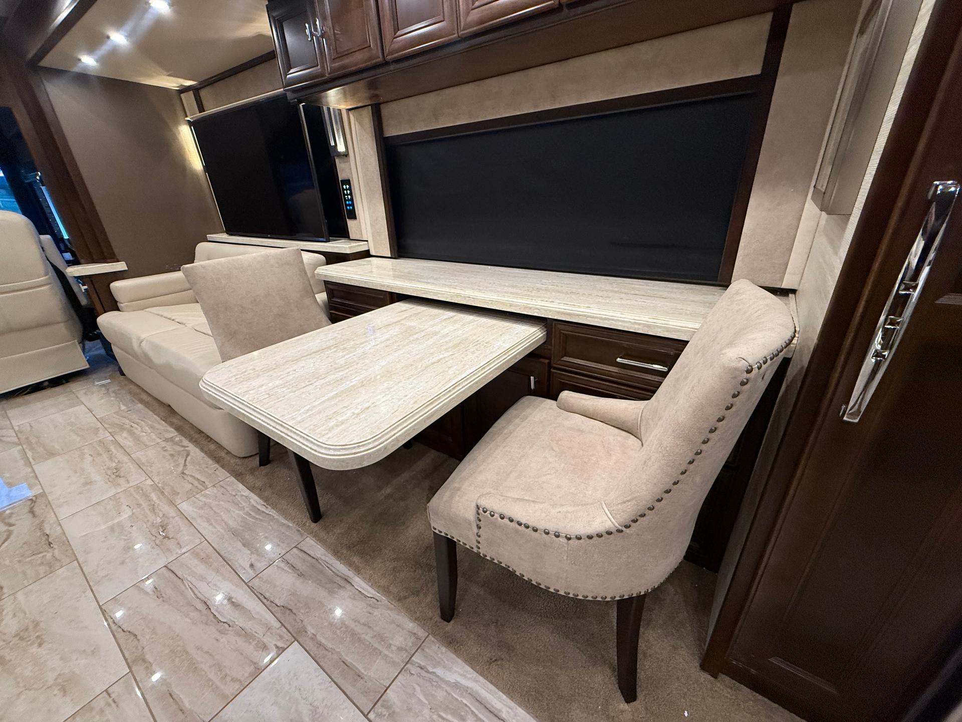 2019 Tiffin Motorhomes 2019 Tiffin Motorhomes Allegro Bus - thumbnail 19