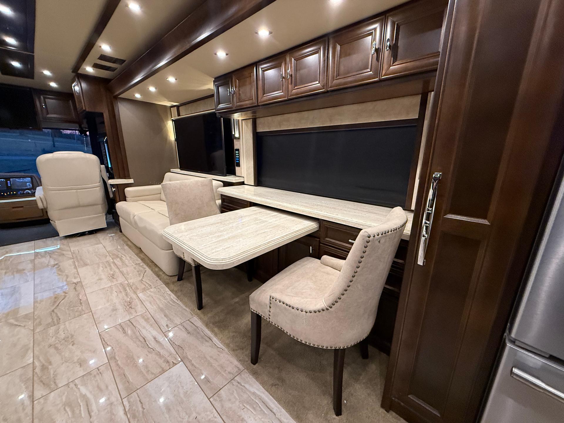 2019 Tiffin Motorhomes 2019 Tiffin Motorhomes Allegro Bus - thumbnail 20