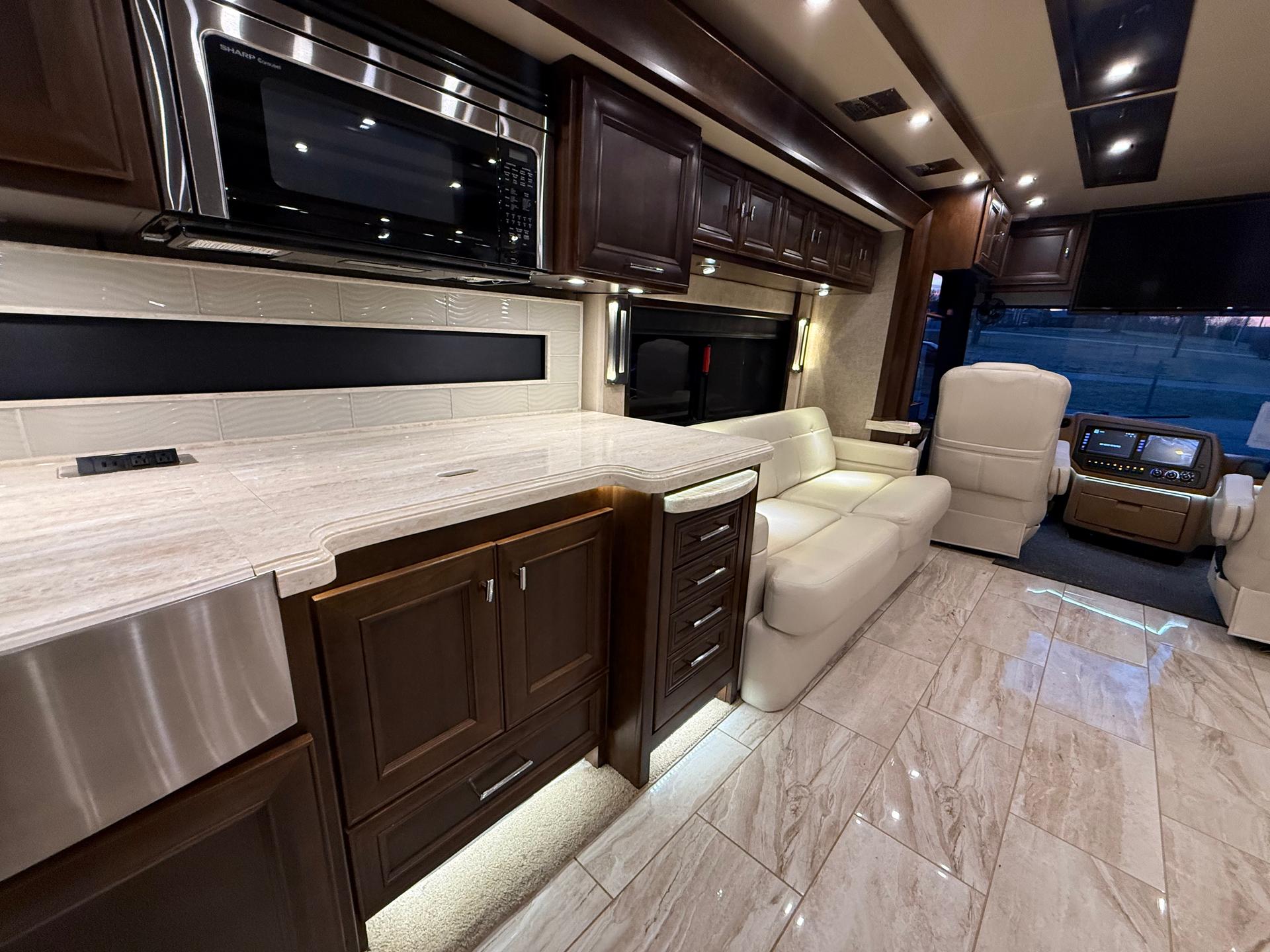 2019 Tiffin Motorhomes 2019 Tiffin Motorhomes Allegro Bus - thumbnail 21