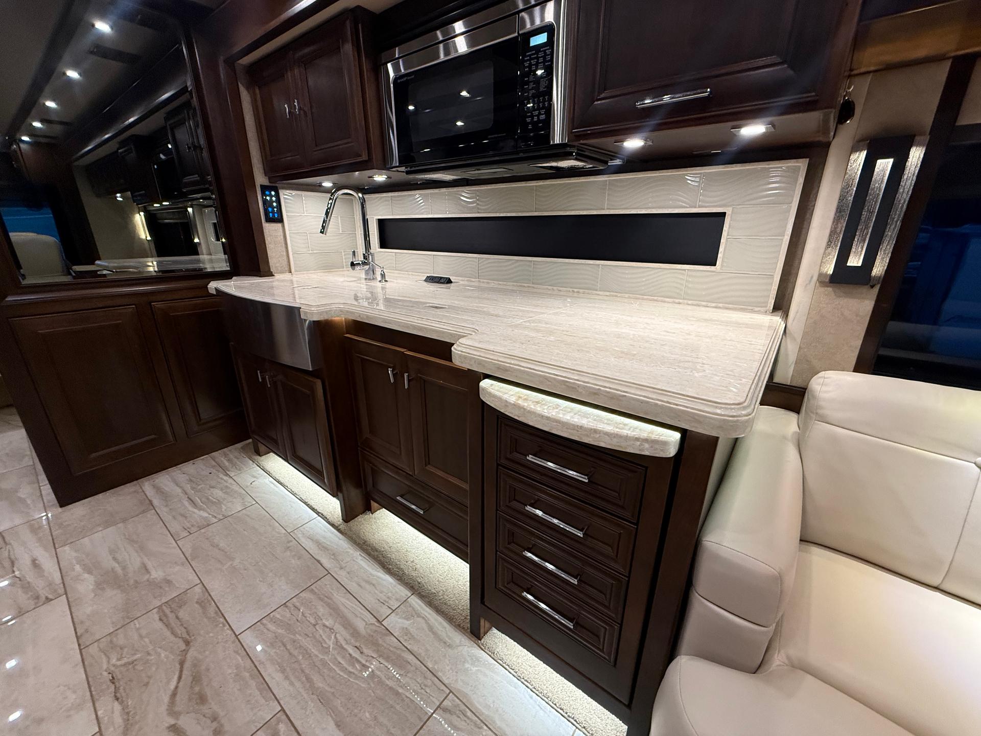 2019 Tiffin Motorhomes 2019 Tiffin Motorhomes Allegro Bus - thumbnail 22