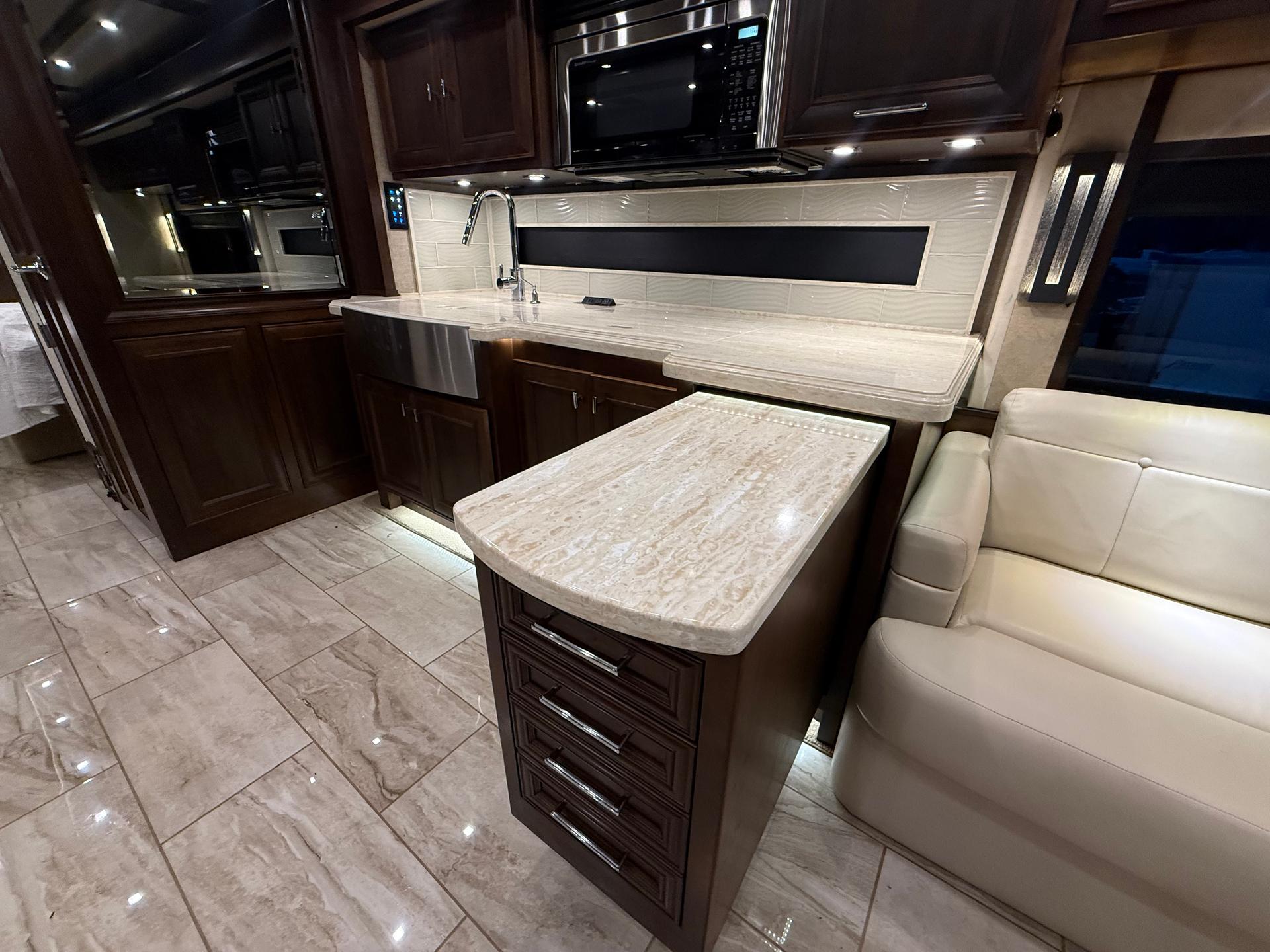 2019 Tiffin Motorhomes 2019 Tiffin Motorhomes Allegro Bus - thumbnail 23