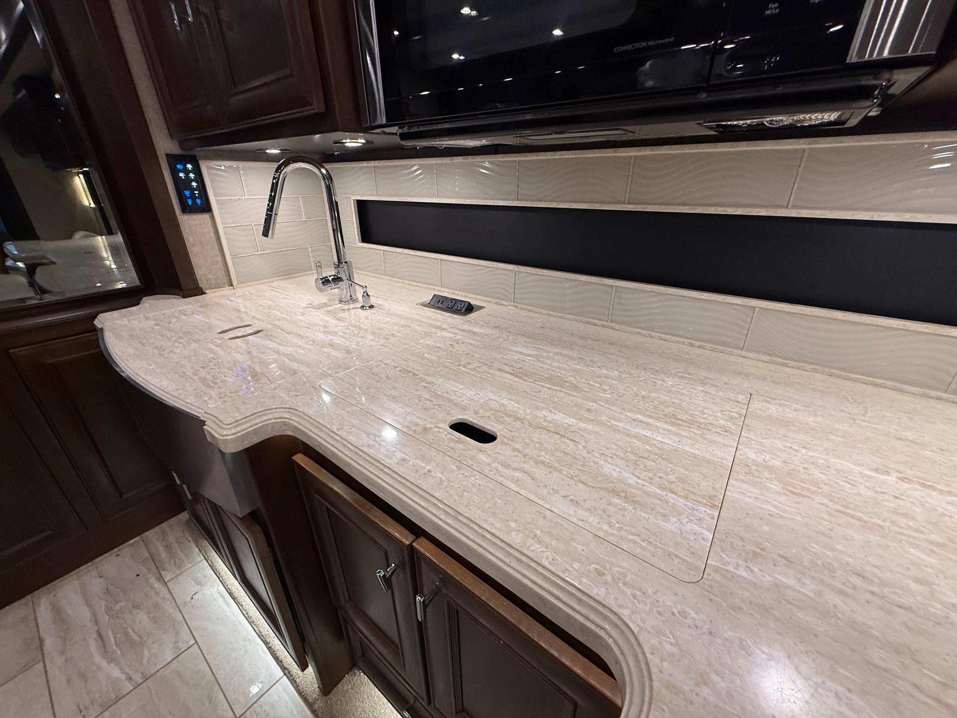 2019 Tiffin Motorhomes 2019 Tiffin Motorhomes Allegro Bus - thumbnail 25