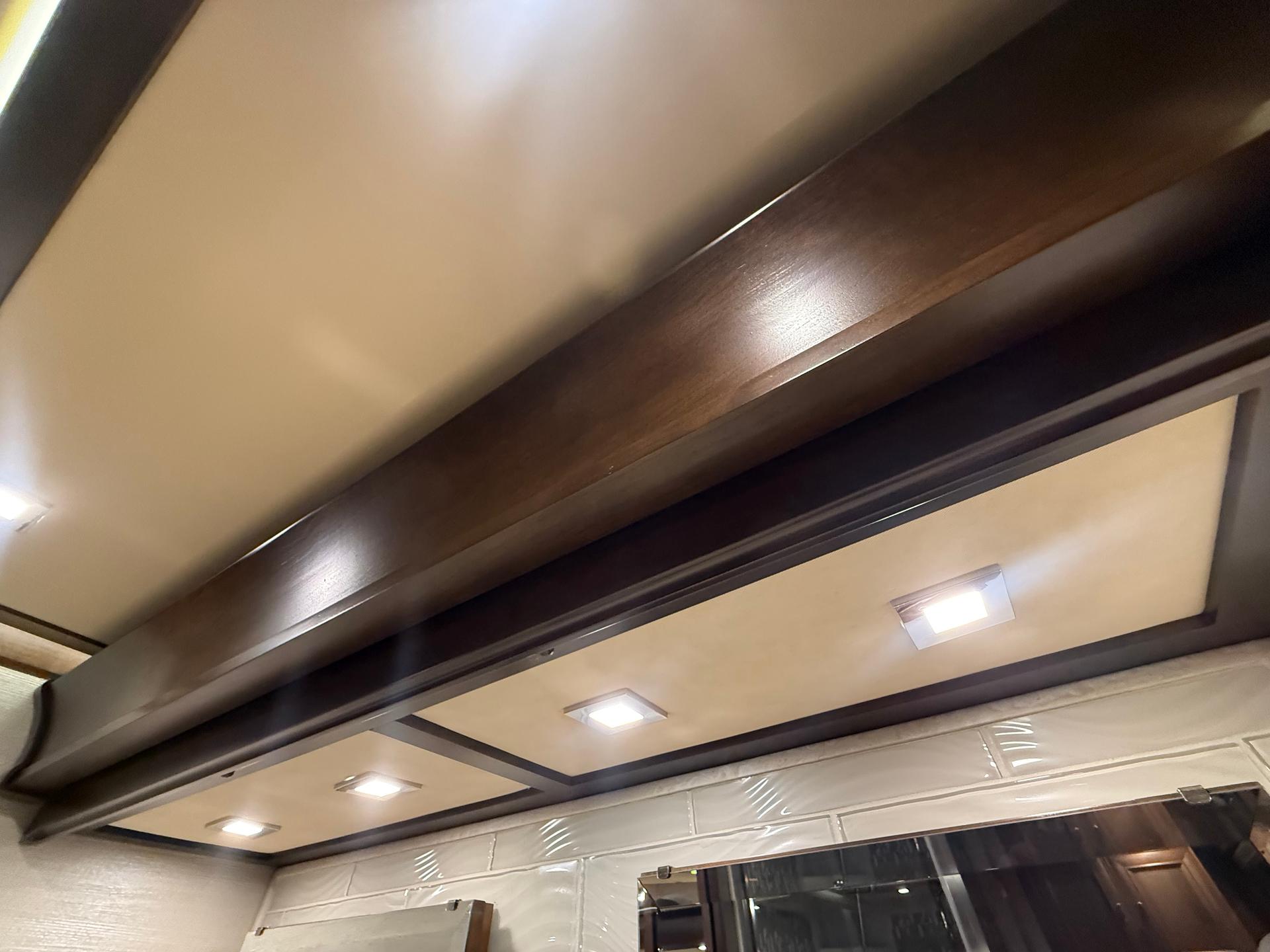 2019 Tiffin Motorhomes 2019 Tiffin Motorhomes Allegro Bus - thumbnail 39