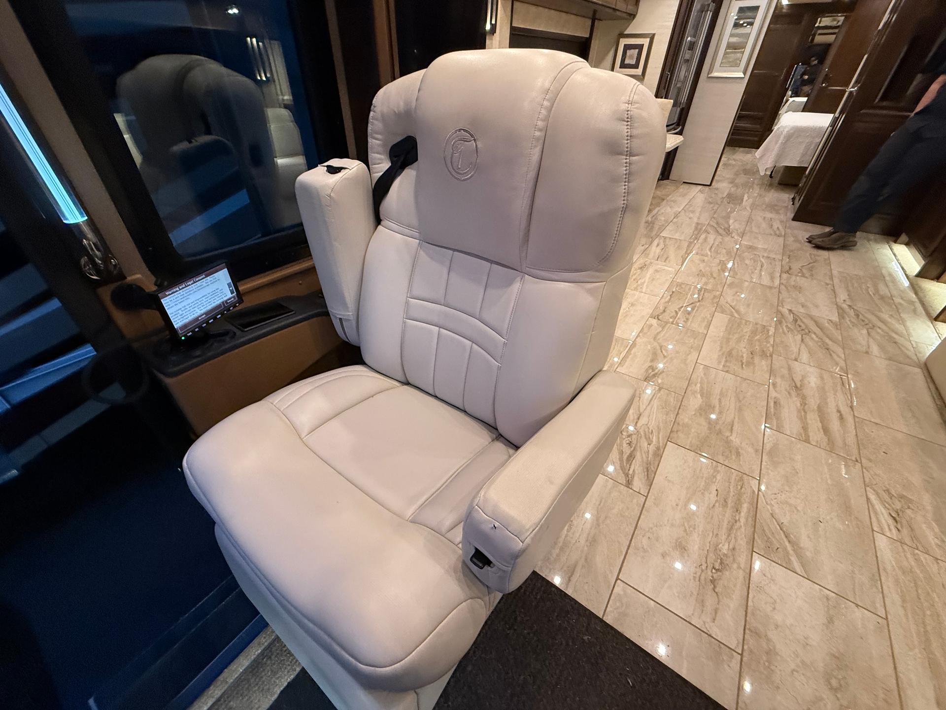 2019 Tiffin Motorhomes 2019 Tiffin Motorhomes Allegro Bus - thumbnail 45