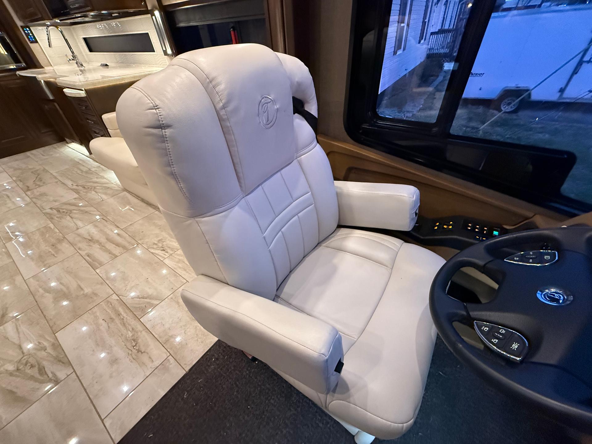 2019 Tiffin Motorhomes 2019 Tiffin Motorhomes Allegro Bus - thumbnail 46