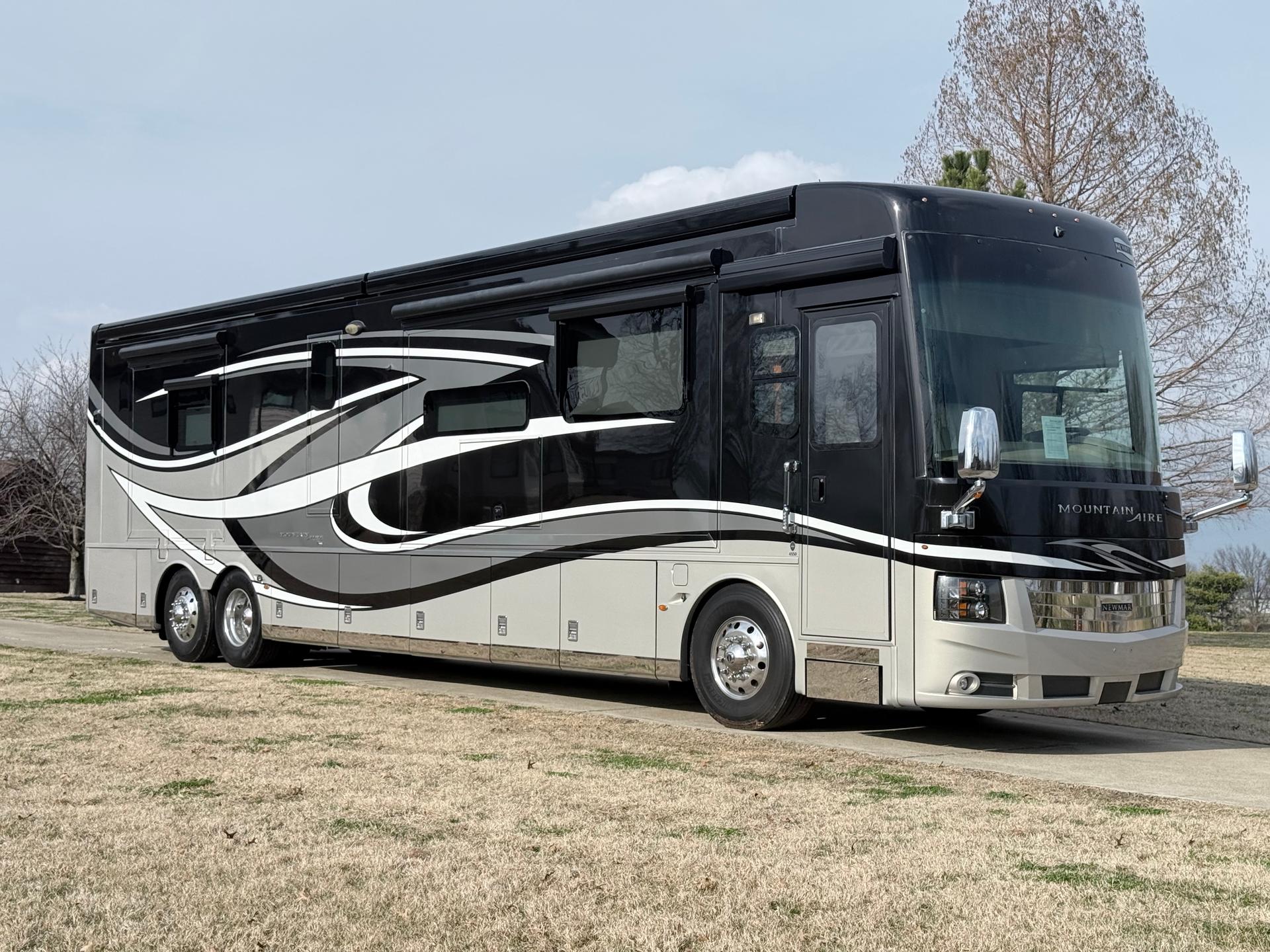 2019 Newmar Mountain Aire