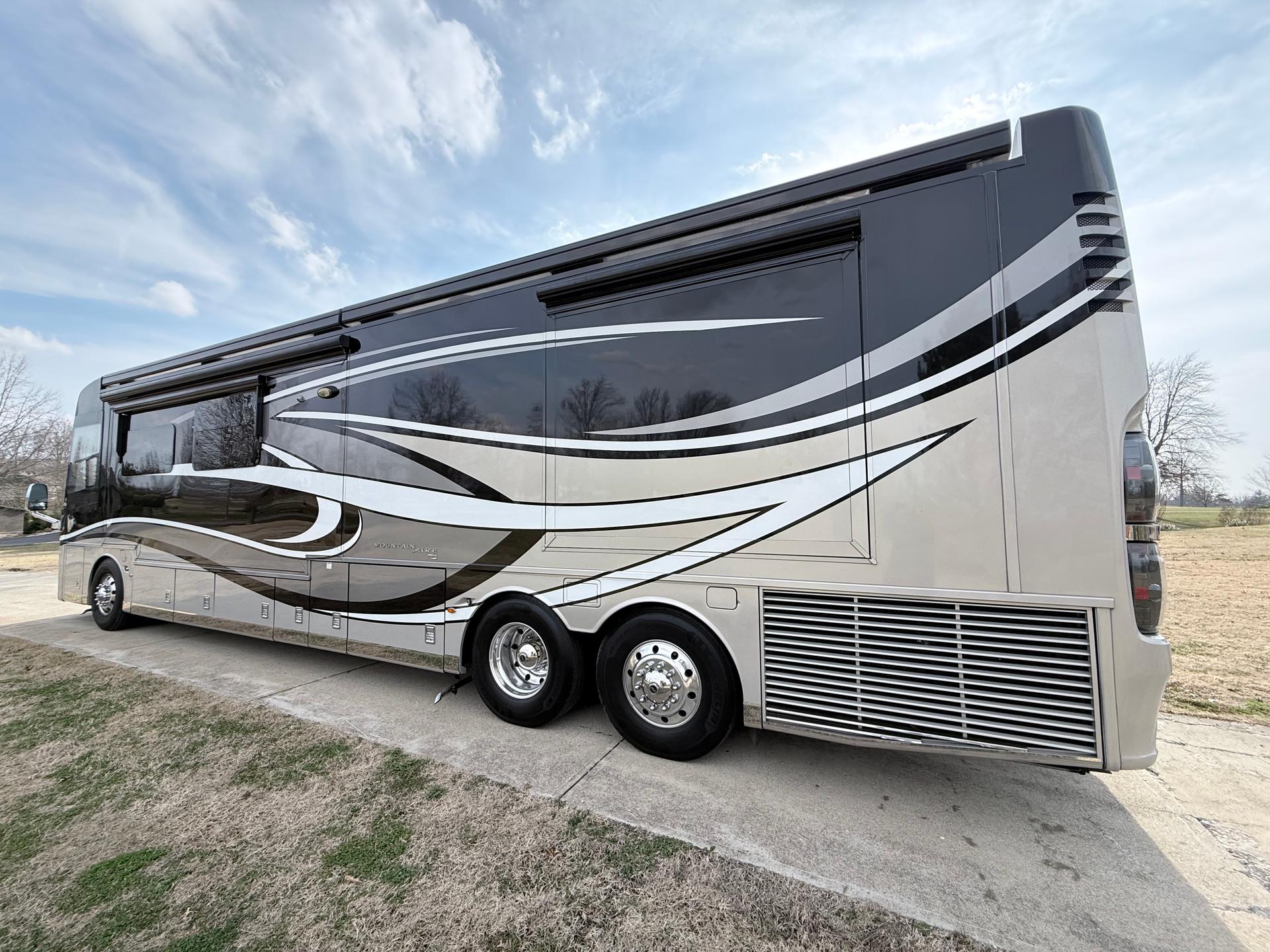 2019 Newmar 2019 Newmar Mountain Aire - thumbnail 7